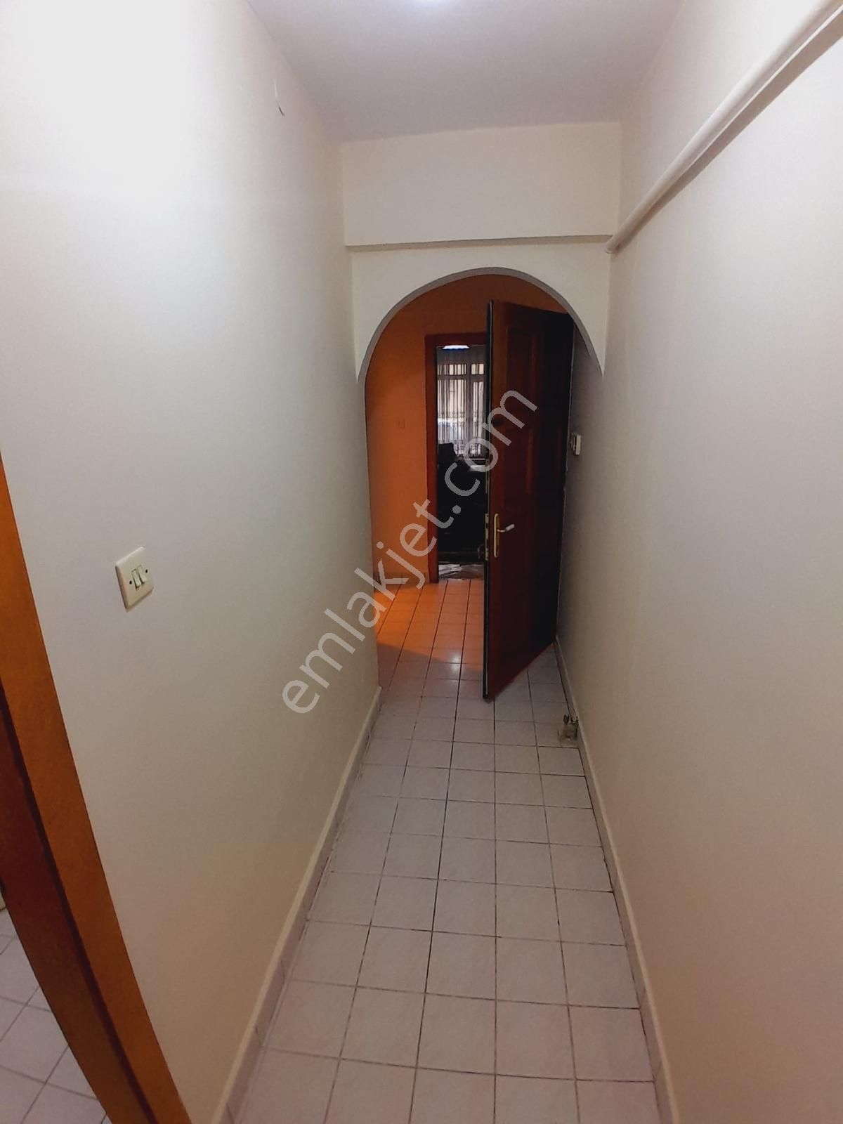 Yenimahalle Sevgi Sokak'ta Aile Apartmanı 1+1 Eşyalı Kiralık - Görsel 6