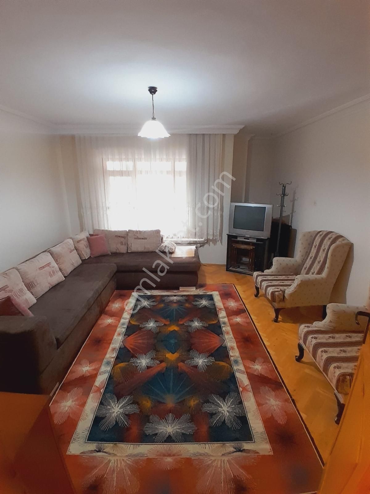 Yenimahalle Sevgi Sokak'ta Aile Apartmanı 1+1 Eşyalı Kiralık - Görsel 4