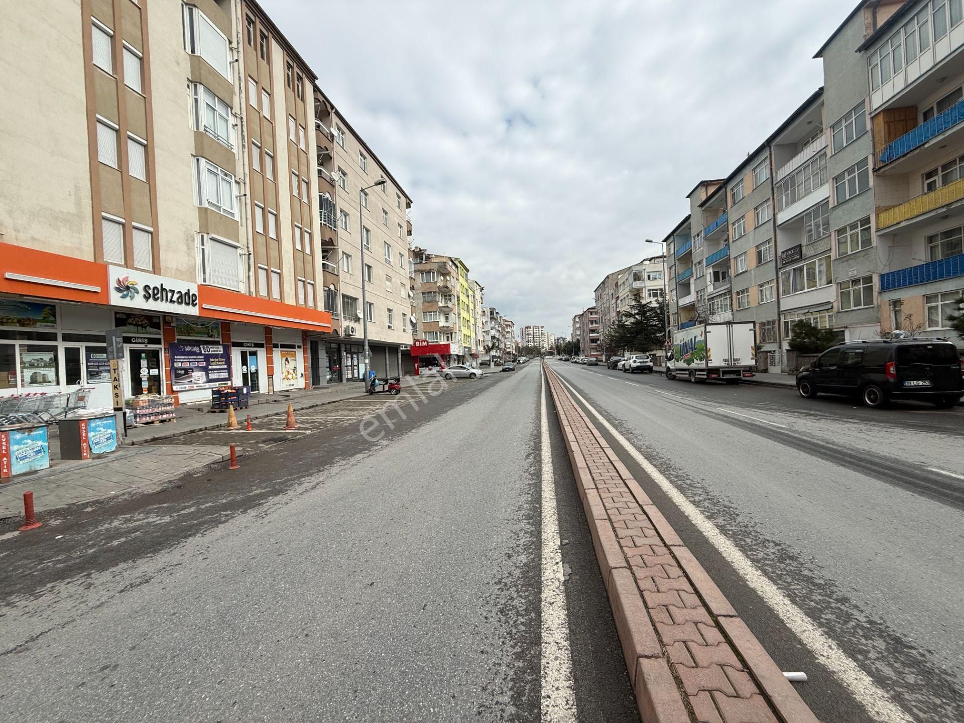 Global Emlak Mevlana'da Satılık 2 Adet Daire 2 Adet Dükkan