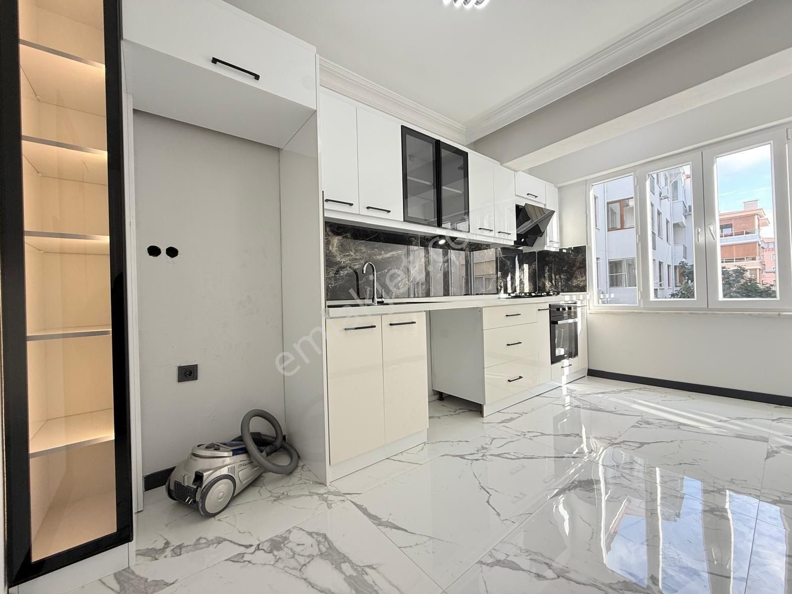 Özgüvenden Akçay Merkez'de Arakat Ön Cephe Masrafsız Daire 2+1 - Görsel 6