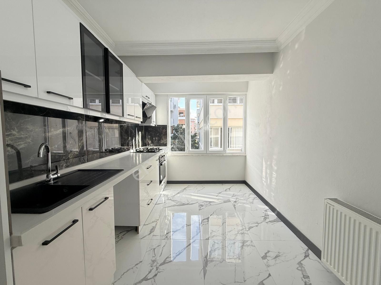 Özgüvenden Akçay Merkez'de Arakat Ön Cephe Masrafsız Daire 2+1 - Görsel 5