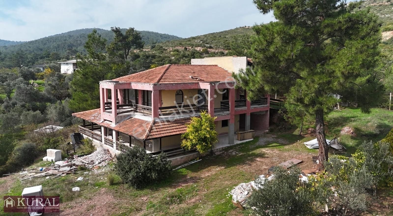 İzmir Menderes Yeniköyde 5685 M2 Tek Tapu Malikhane Ev Bahçe - Görsel 2