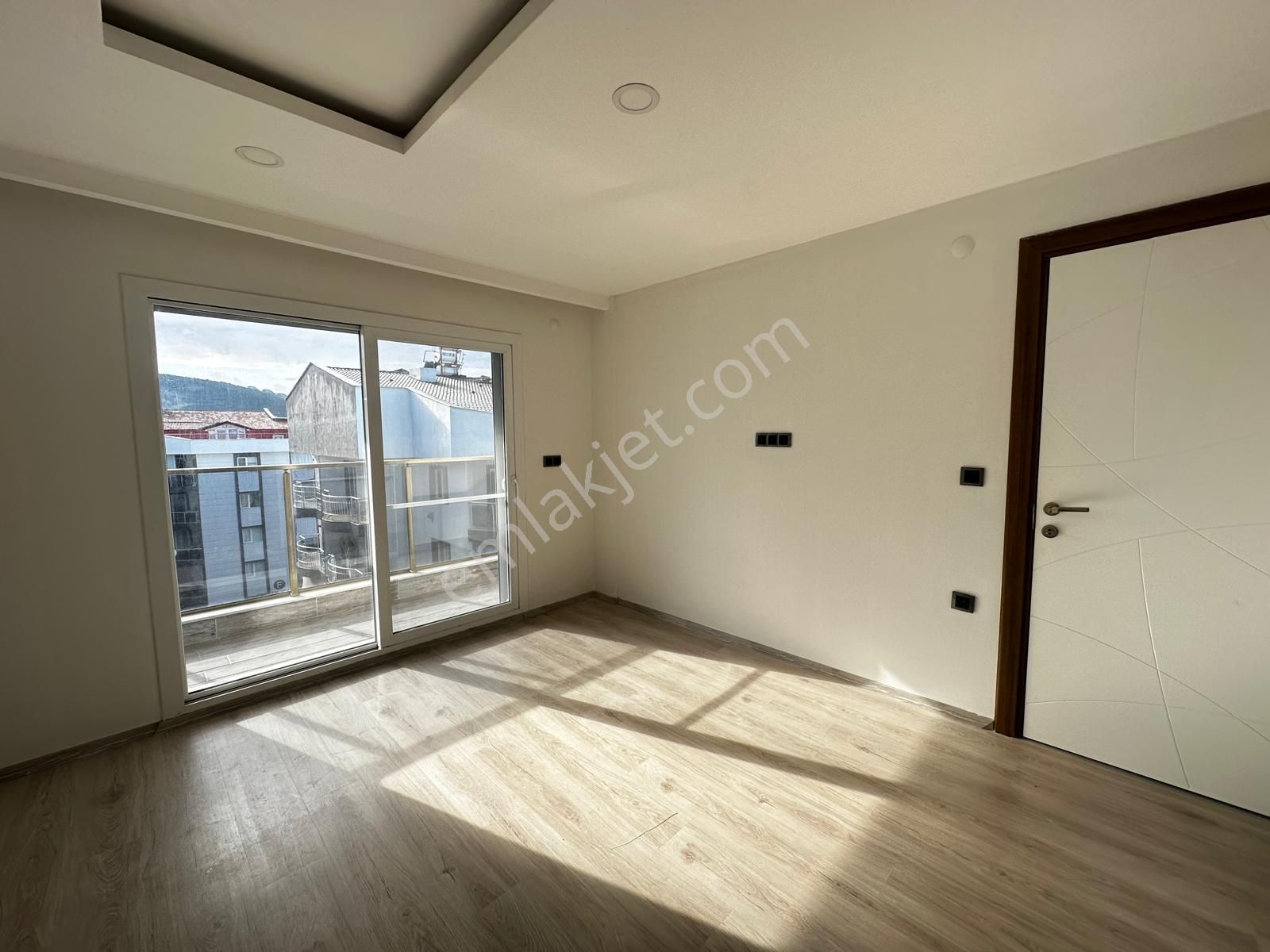 Kuşadası Havuzlu Sitede Ara Kat Doğalgazlı - Görsel 8