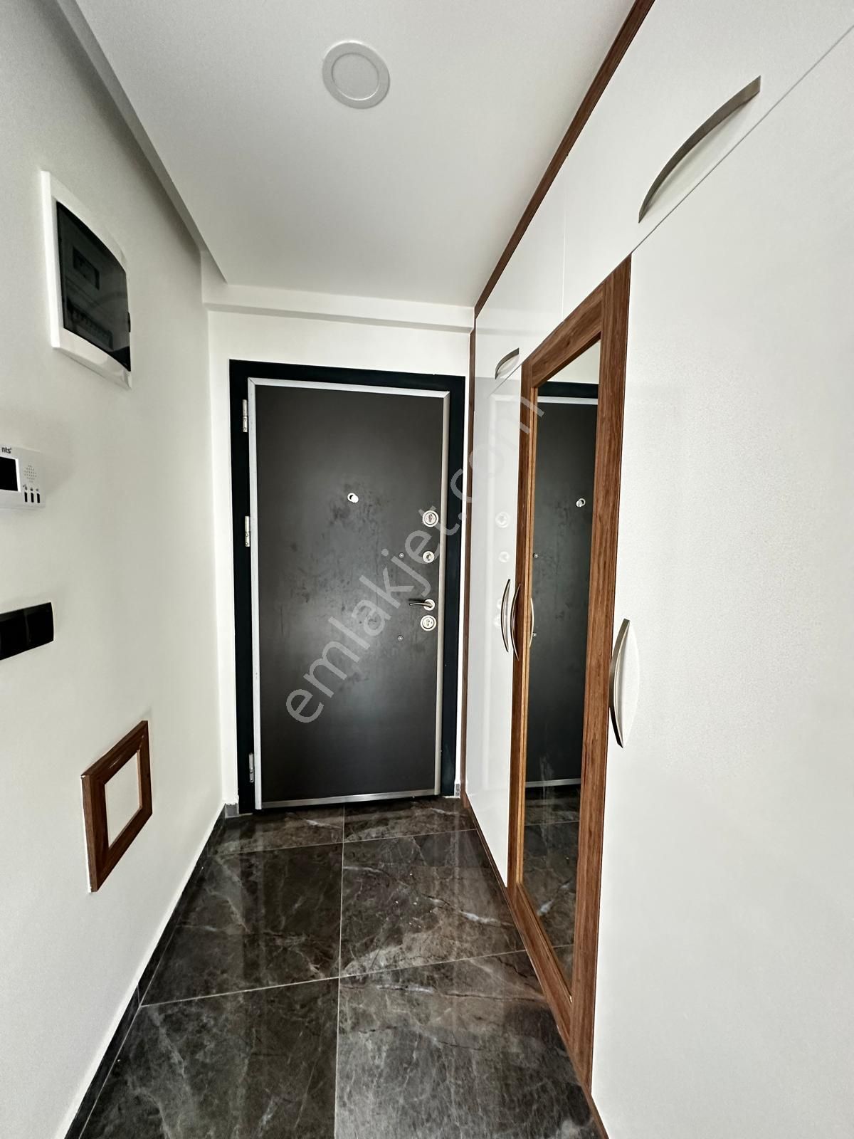 Kuşadası Havuzlu Sitede Ara Kat Doğalgazlı - Görsel 13