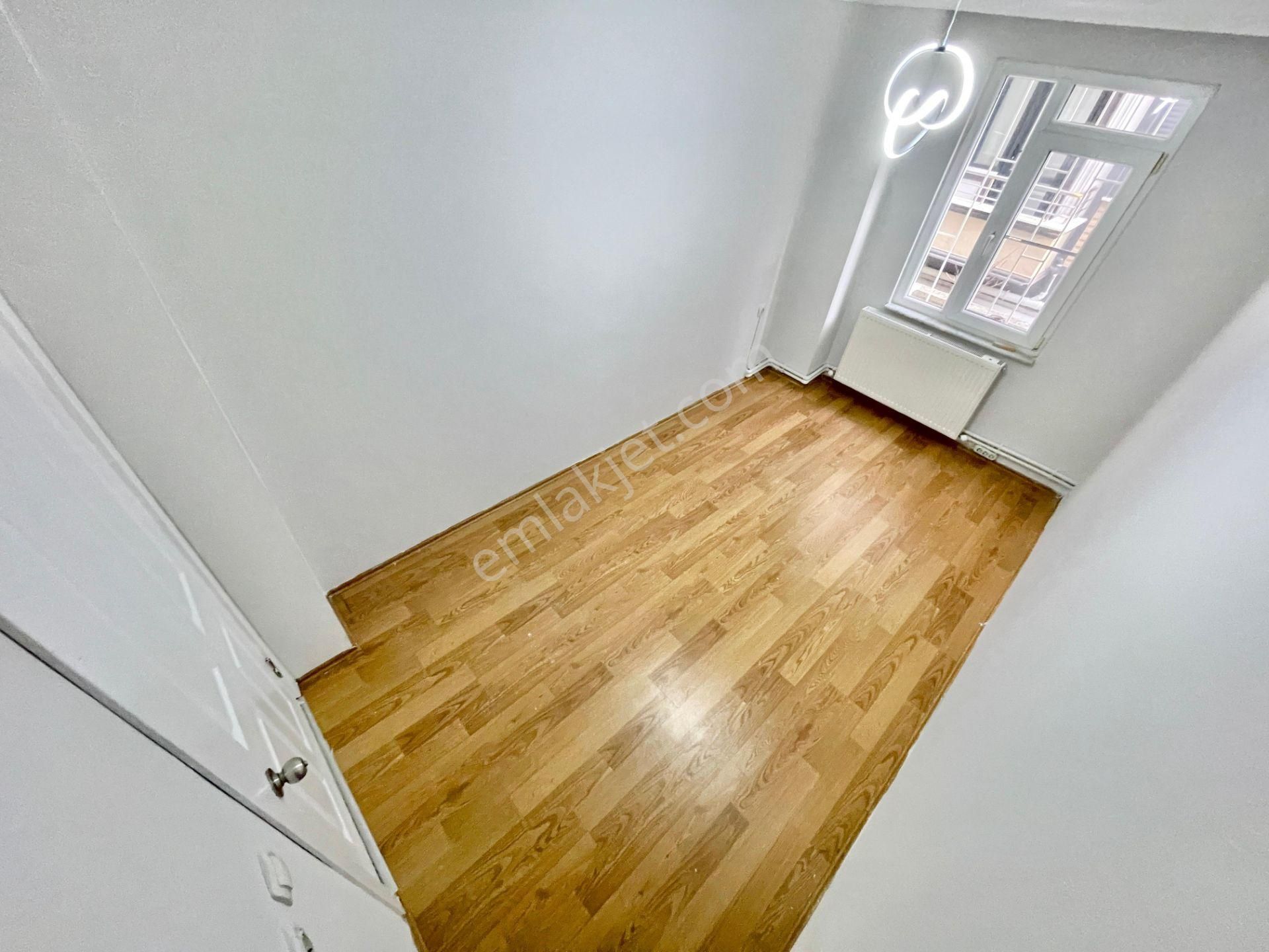 Berkay Demirel'den Altınkumda Doğalgazlı Çift Balkonlu 2+1 Daire - Görsel 25