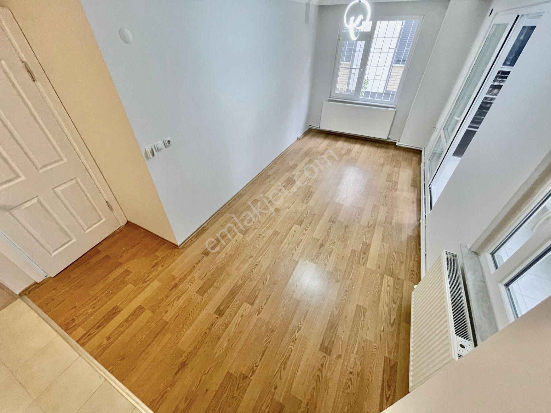 Berkay Demirel'den Altınkumda Doğalgazlı Çift Balkonlu 2+1 Daire - Görsel 28