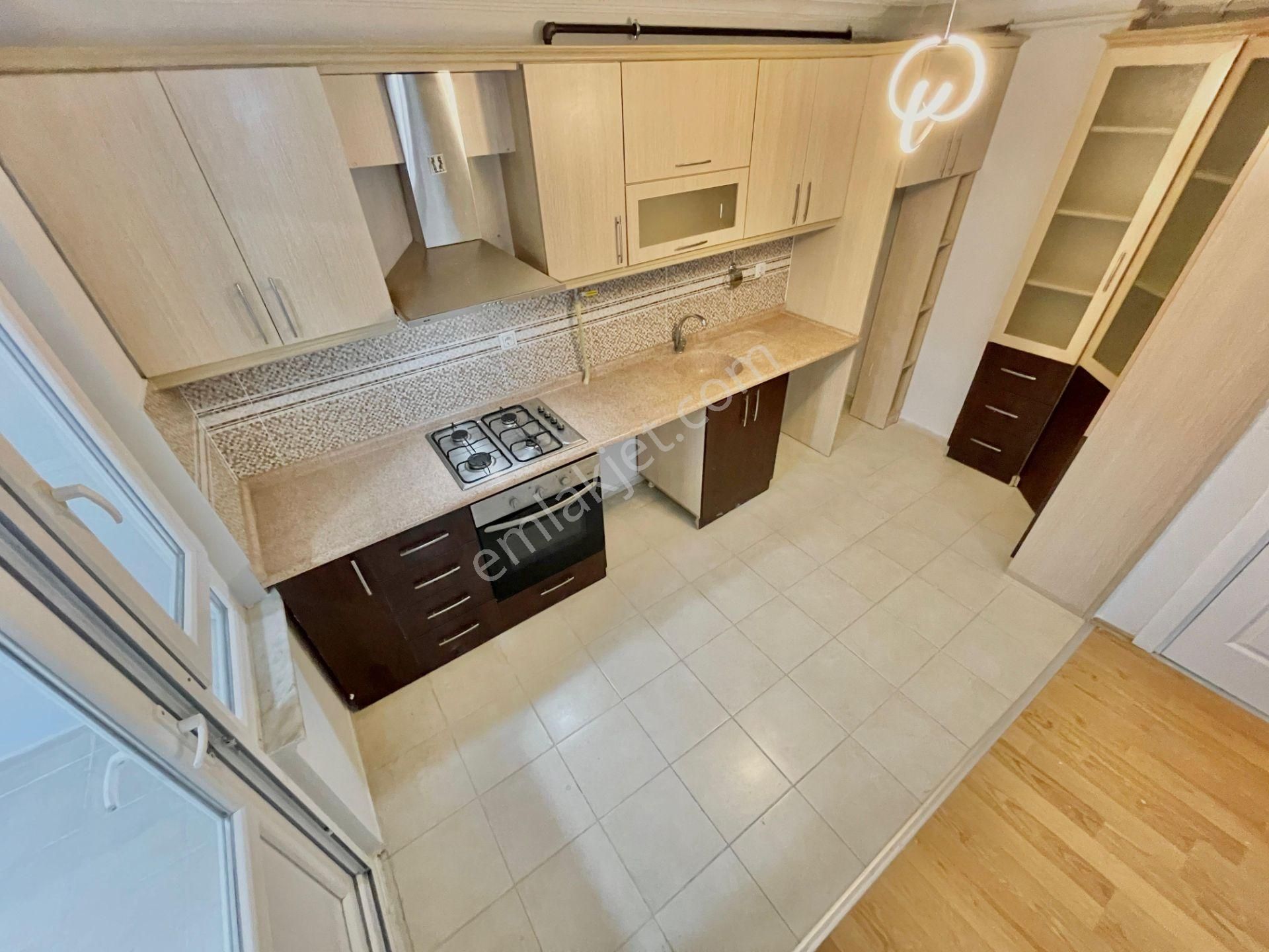 Berkay Demirel'den Altınkumda Doğalgazlı Çift Balkonlu 2+1 Daire - Görsel 13