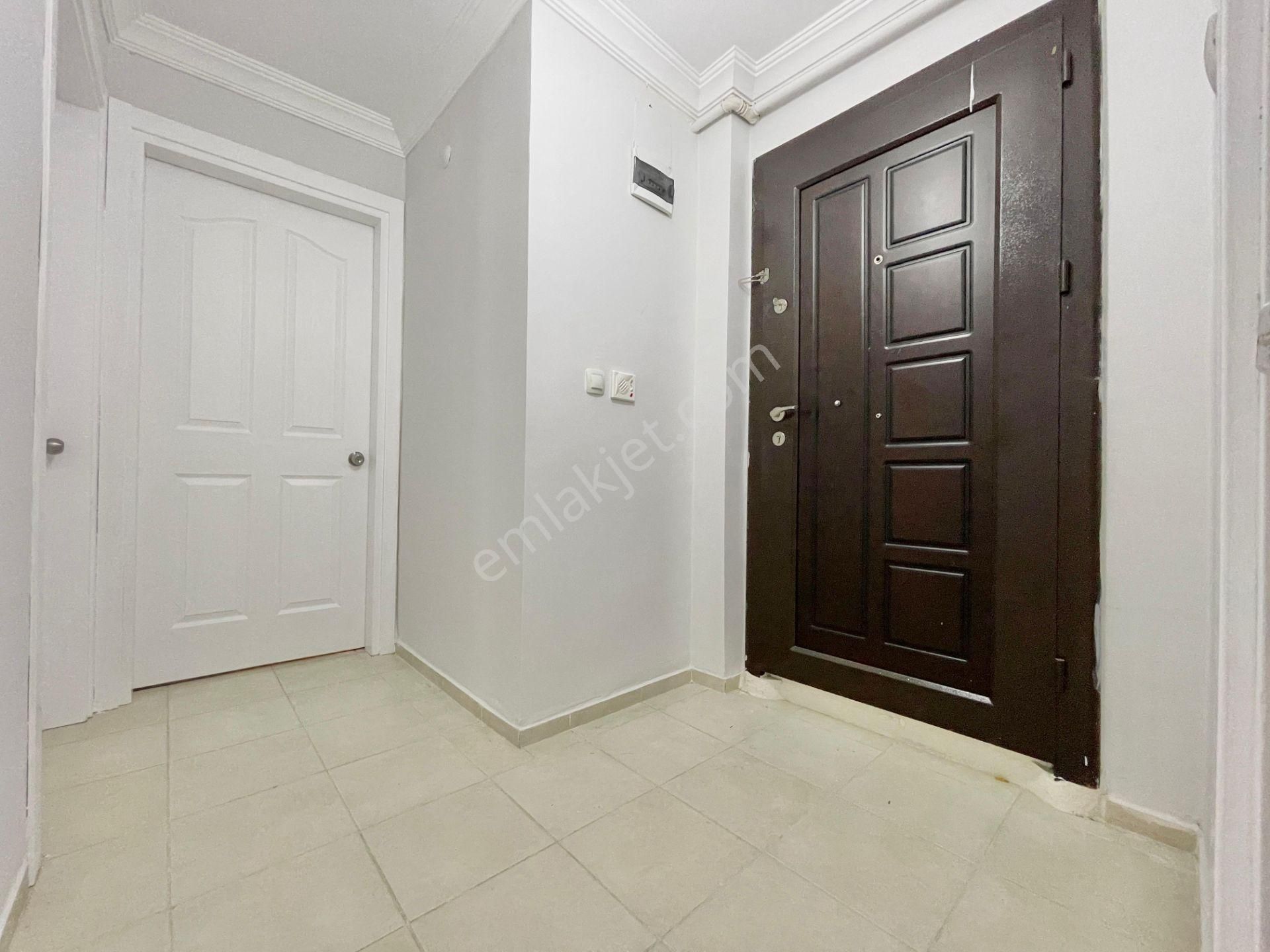 Berkay Demirel'den Altınkumda Doğalgazlı Çift Balkonlu 2+1 Daire - Görsel 4