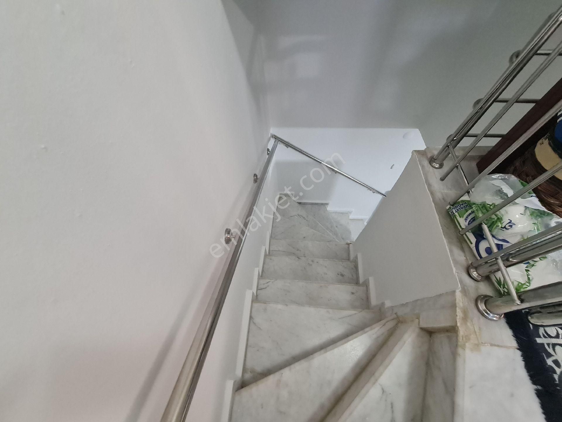 Denize Sıfır Site İçerisinde Bahçeli Önü Açık 2+1 Yazlık - Görsel 26