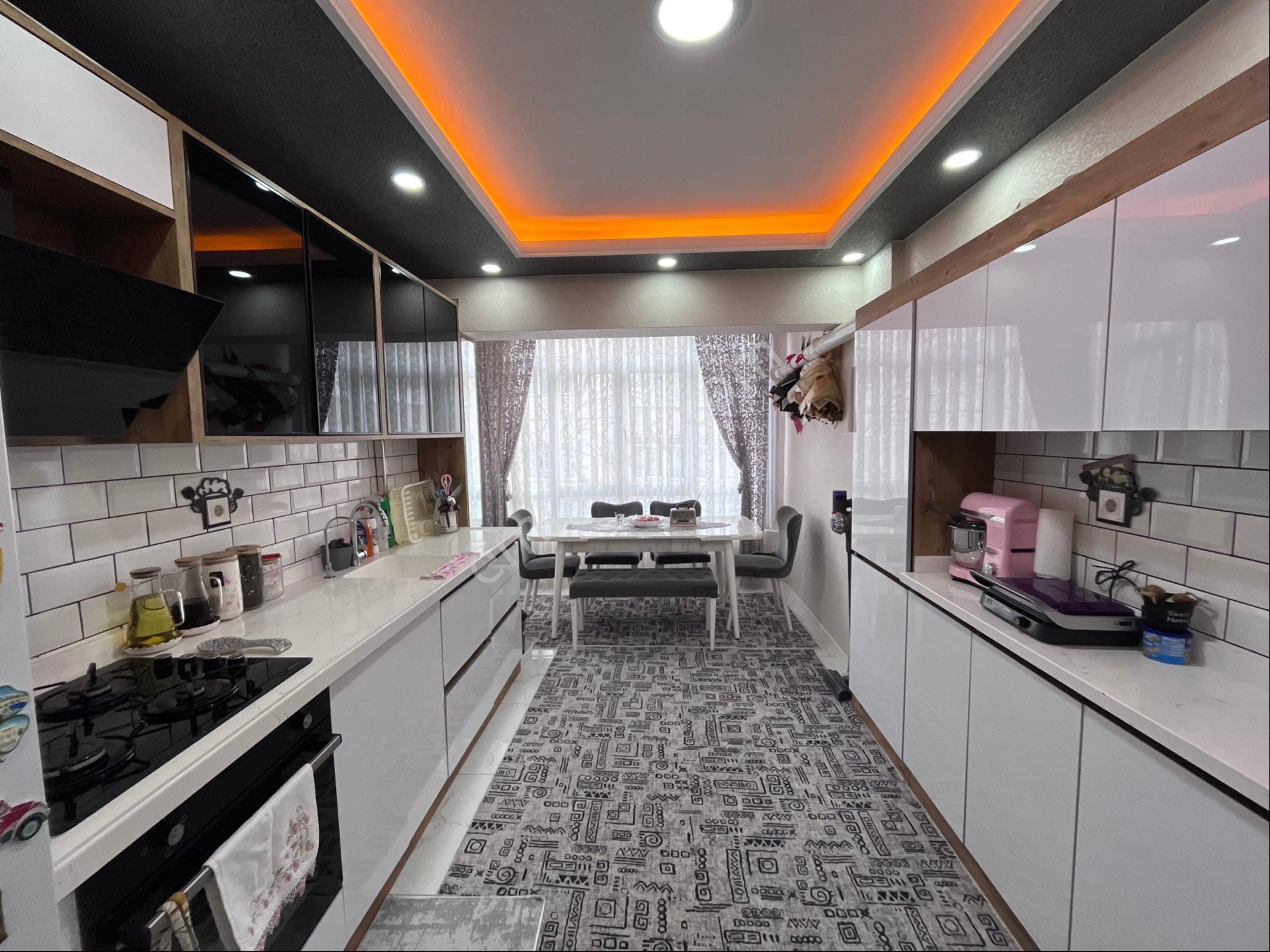 Sincan Akşemsettin Mh.'de 3+1 Bağımsız 1.orta Katta 125 M2 Satılık Daire