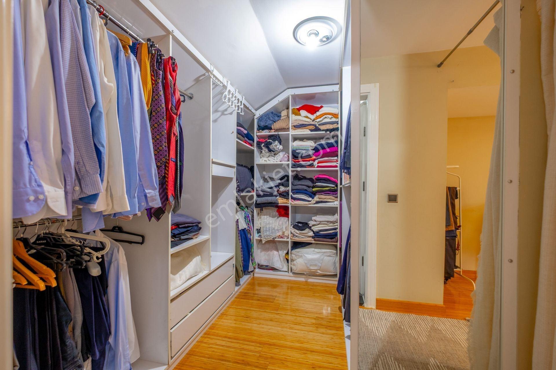 Florya Merkezde Orman Yanı Yenilenmiş 4+2 Üst Dubleks 280 M2 - Görsel 22
