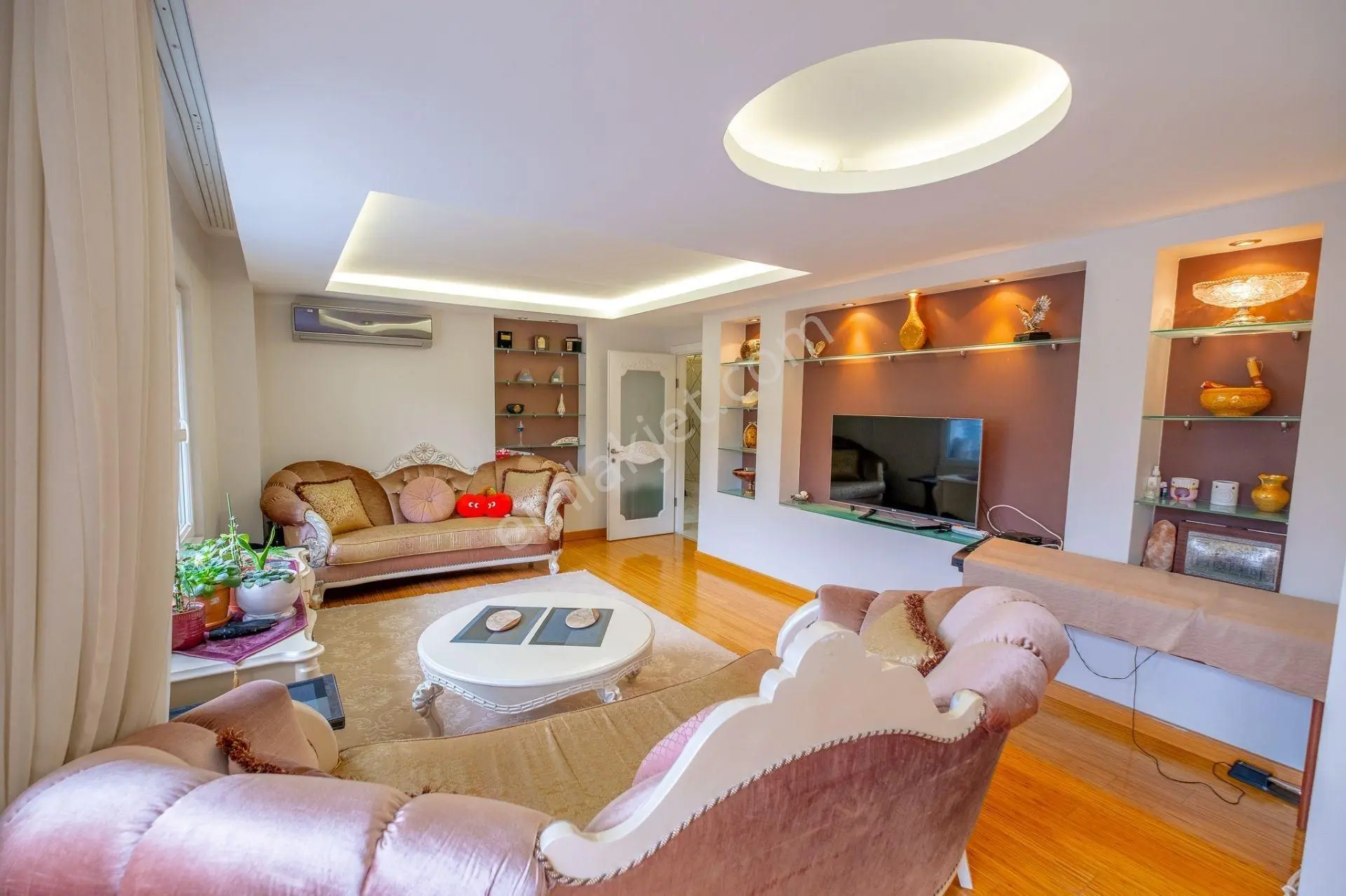 Florya Merkezde Orman Yanı Yenilenmiş 4+2 Üst Dubleks 280 M2 - Görsel 3