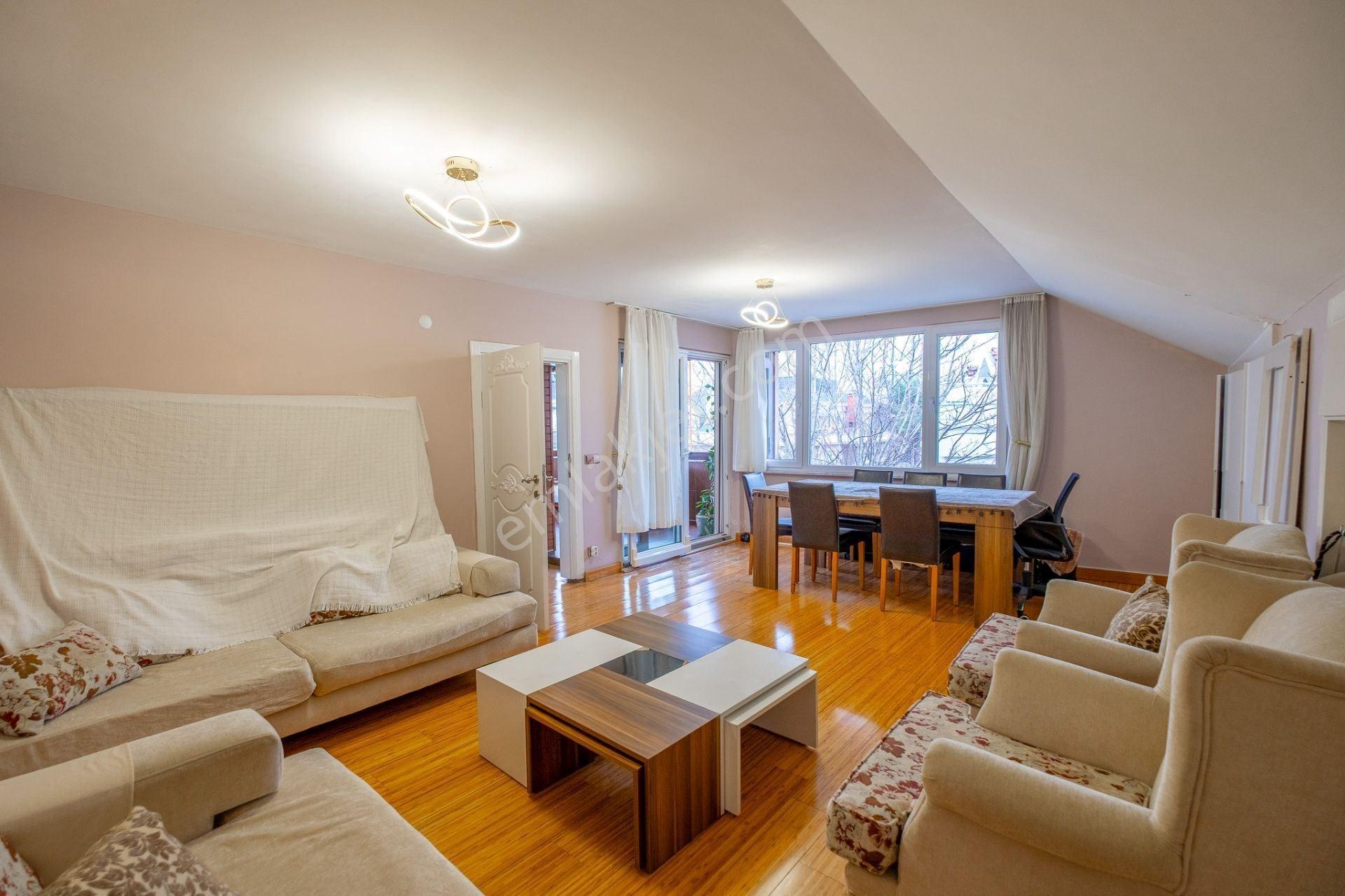 Florya Merkezde Orman Yanı Yenilenmiş 4+2 Üst Dubleks 280 M2 - Görsel 16