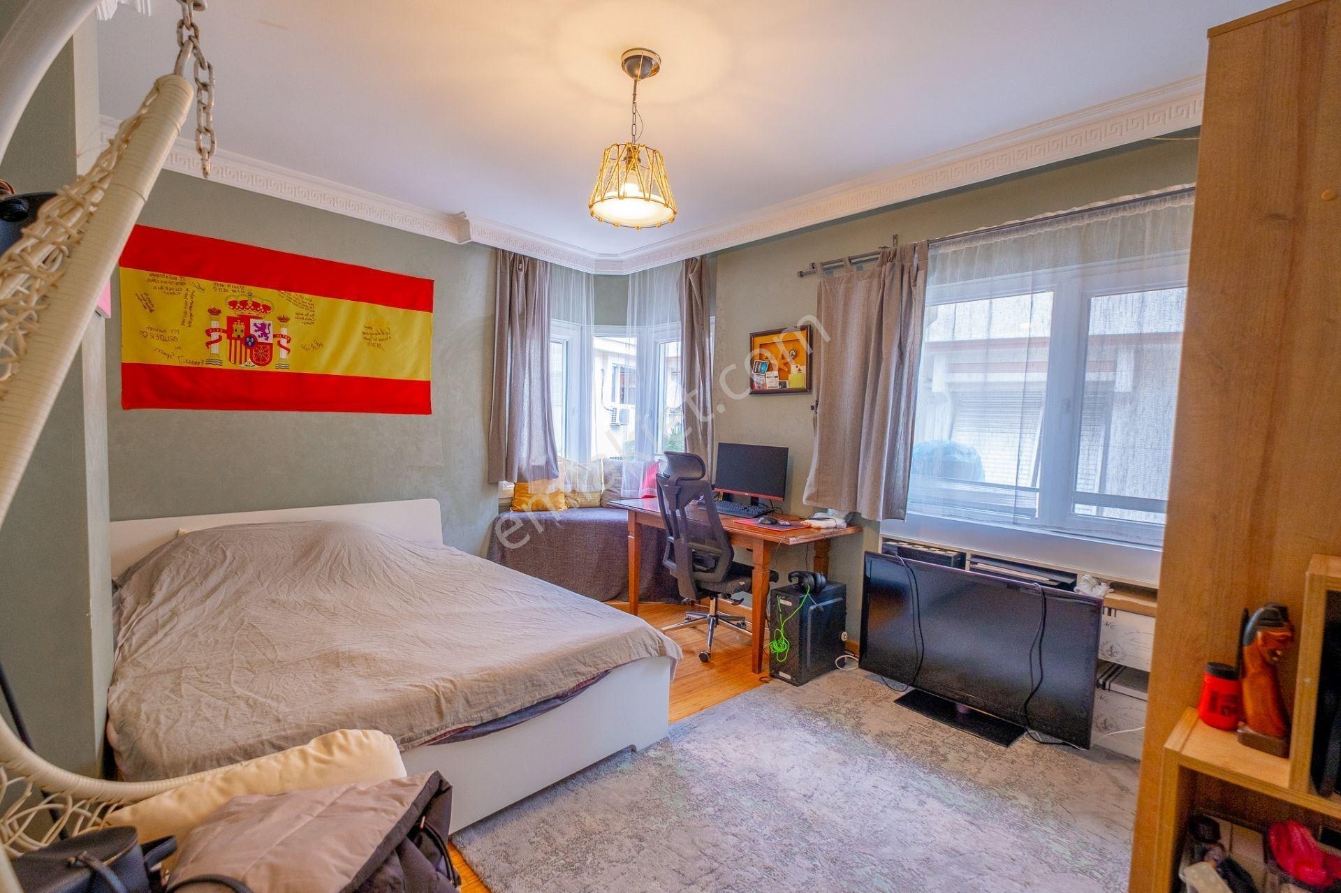 Florya Merkezde Orman Yanı Yenilenmiş 4+2 Üst Dubleks 280 M2 - Görsel 8