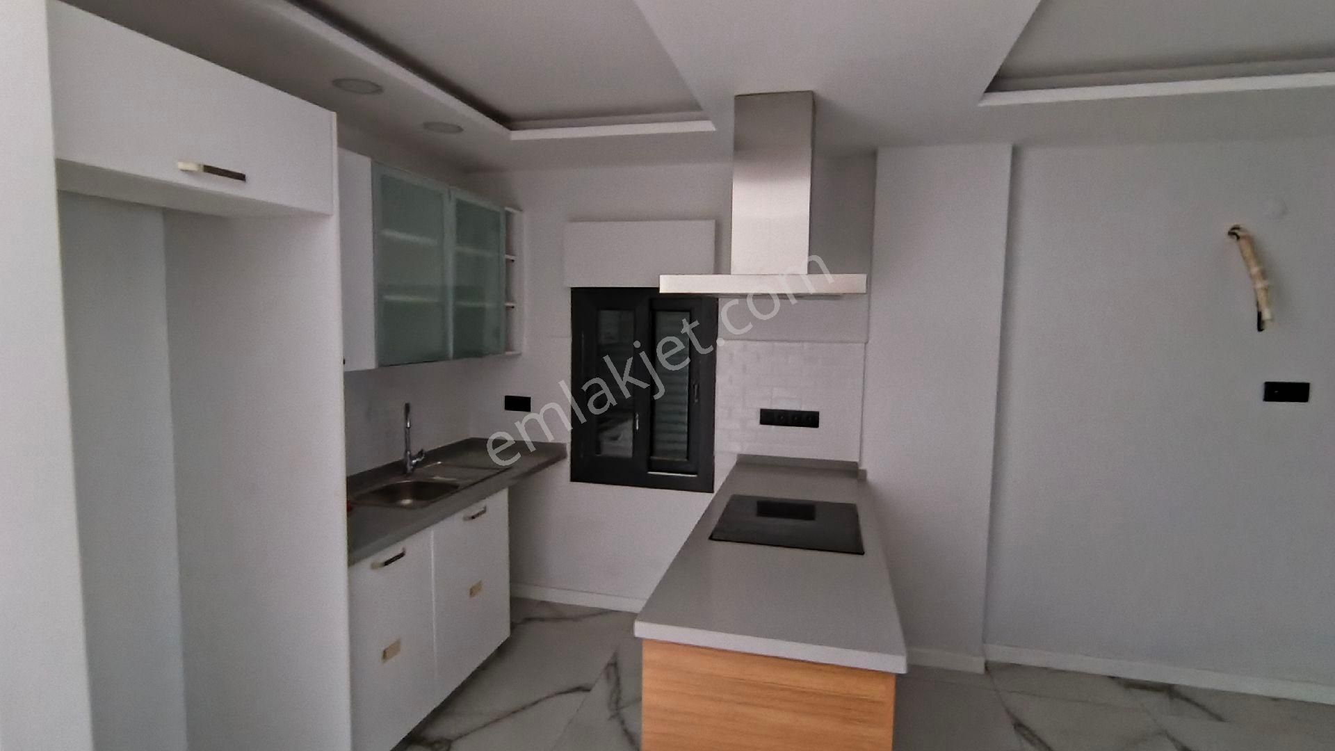 Denize Yürüme Mesafesinde | Tek Müstakil | Havuzlu Sitede | Yeni Yapı Villa - Görsel 15