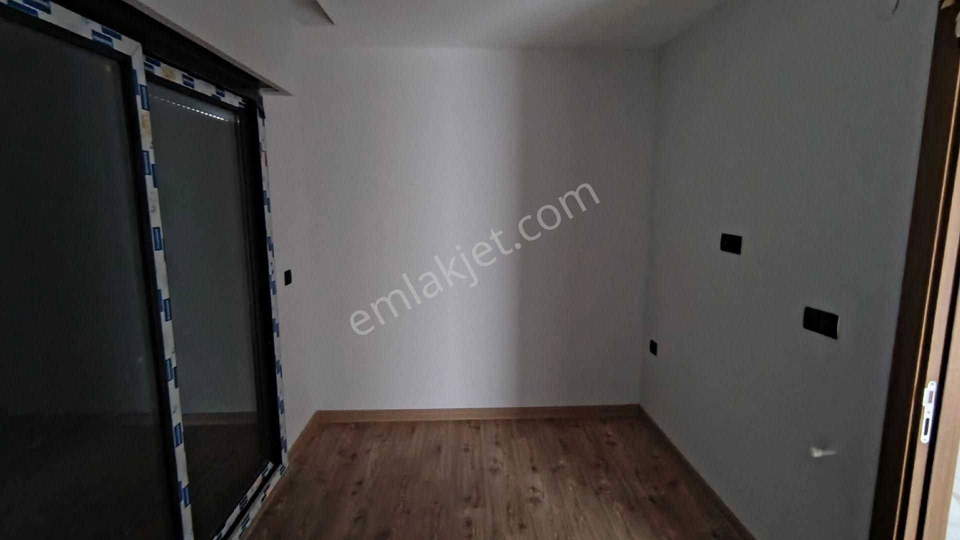 Denize Yürüme Mesafesinde | Tek Müstakil | Havuzlu Sitede | Yeni Yapı Villa - Görsel 24