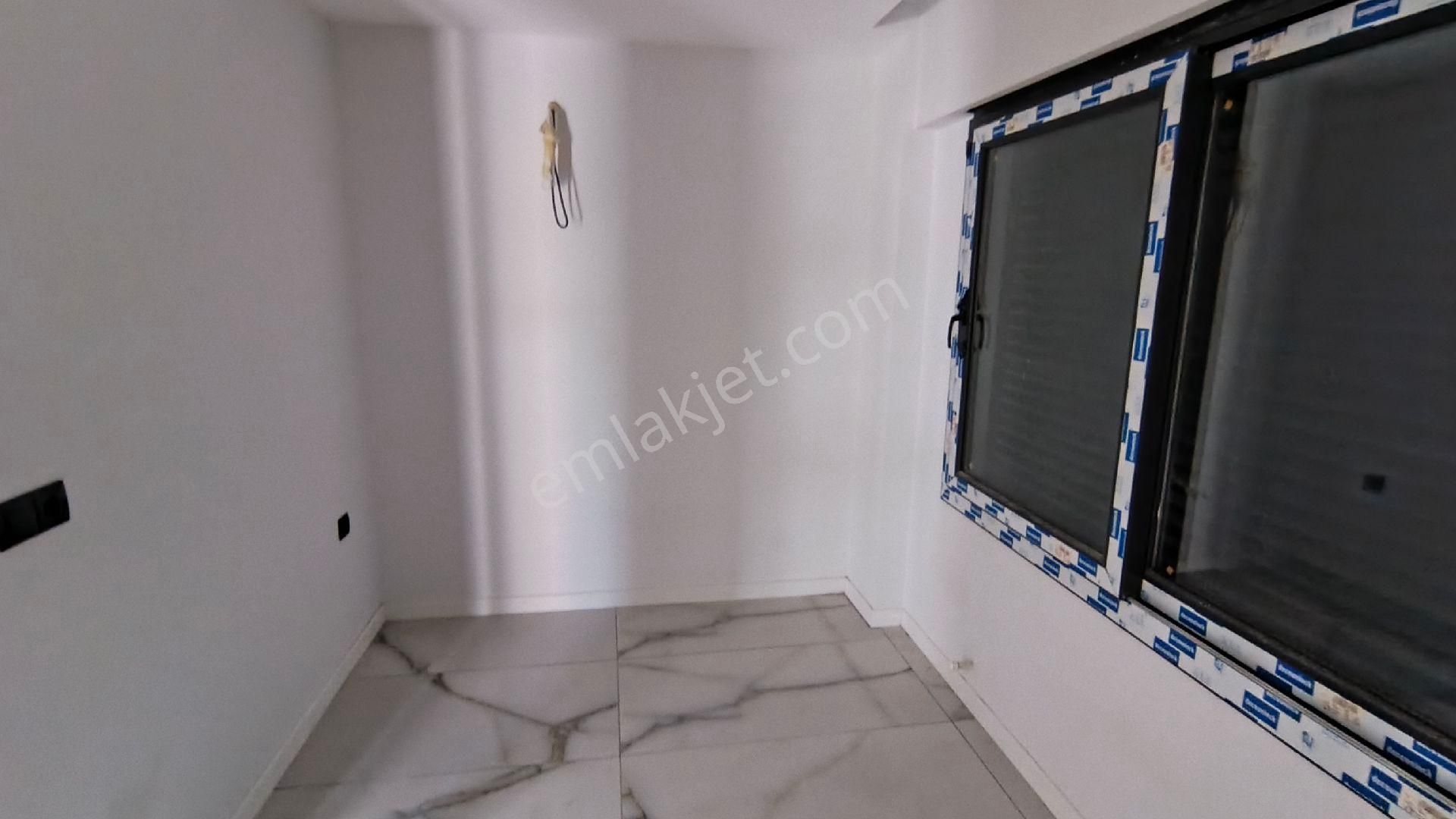 Denize Yürüme Mesafesinde | Tek Müstakil | Havuzlu Sitede | Yeni Yapı Villa - Görsel 18