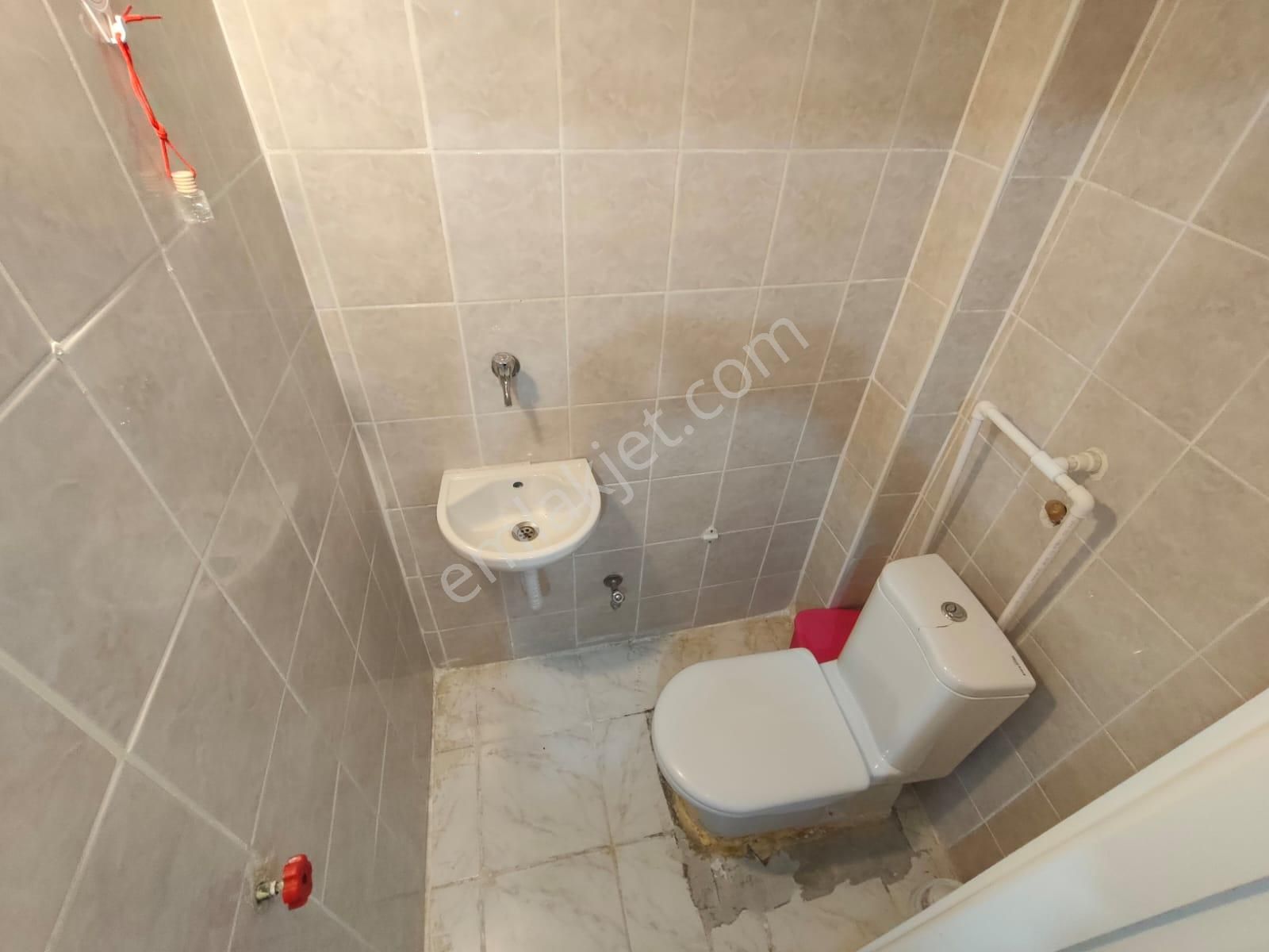 Yılmaz Gayrimenkulden Malazgirt Mahallesinde 2+1 Ön Cephe 17.000 Pazarlıklı Fırsat Kiralık Daire - Görsel 28