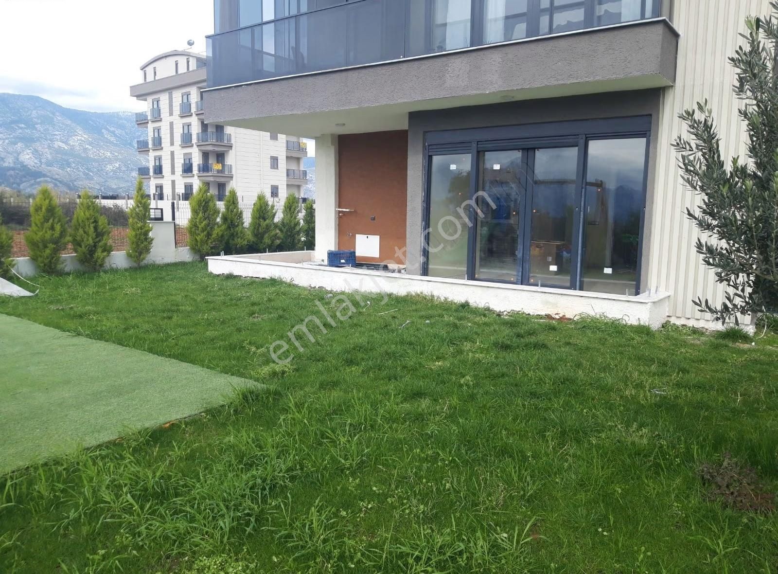 Lüks Sitede 2+1 Giris Bahce Kati - Görsel 12