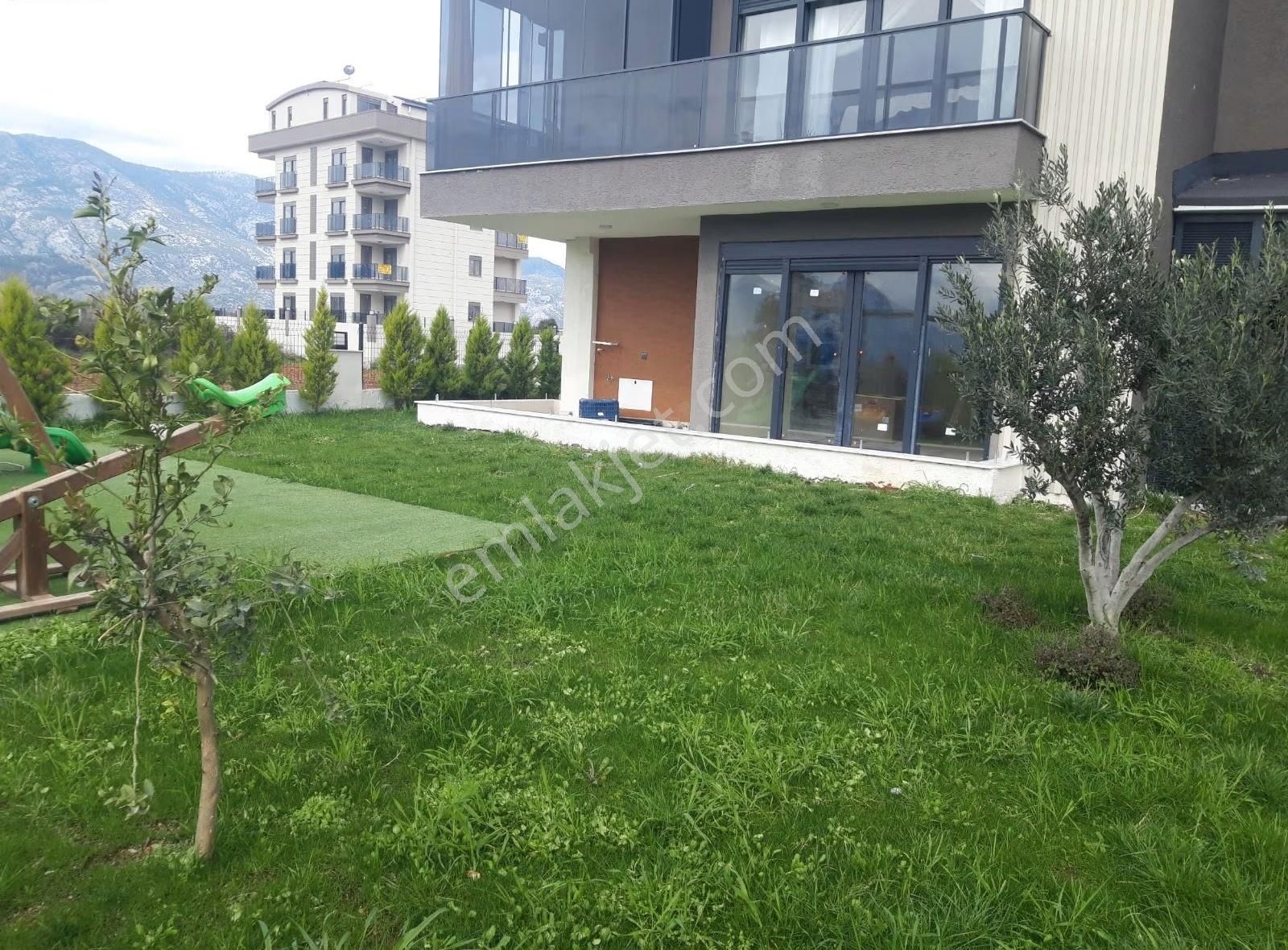 Lüks Sitede 2+1 Giris Bahce Kati - Görsel 9