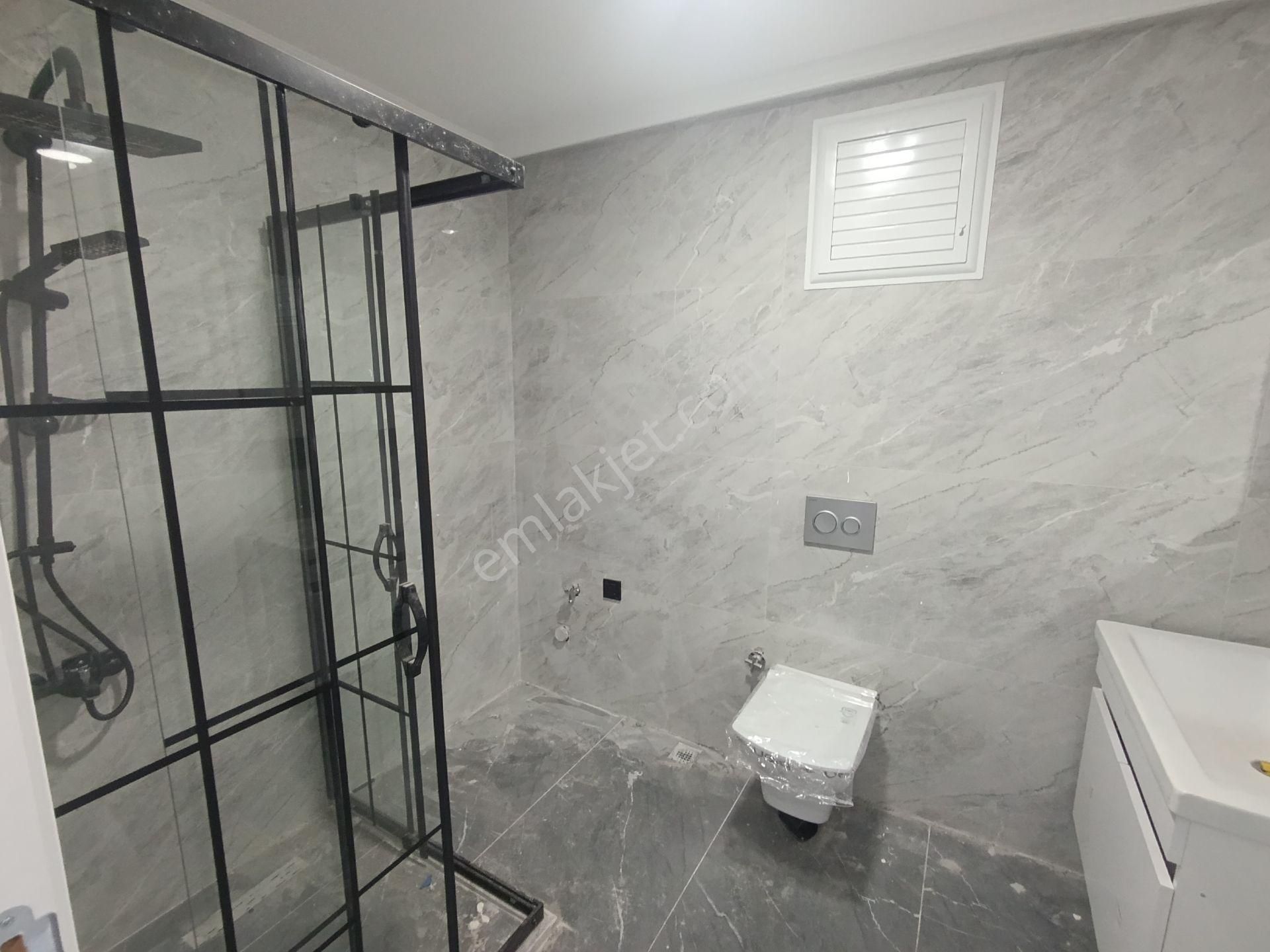 Pendik Esenyalıda Sıfır Satılık 2+1 Asansör Otoparklı Manzaralı Lüks Daire - Görsel 24