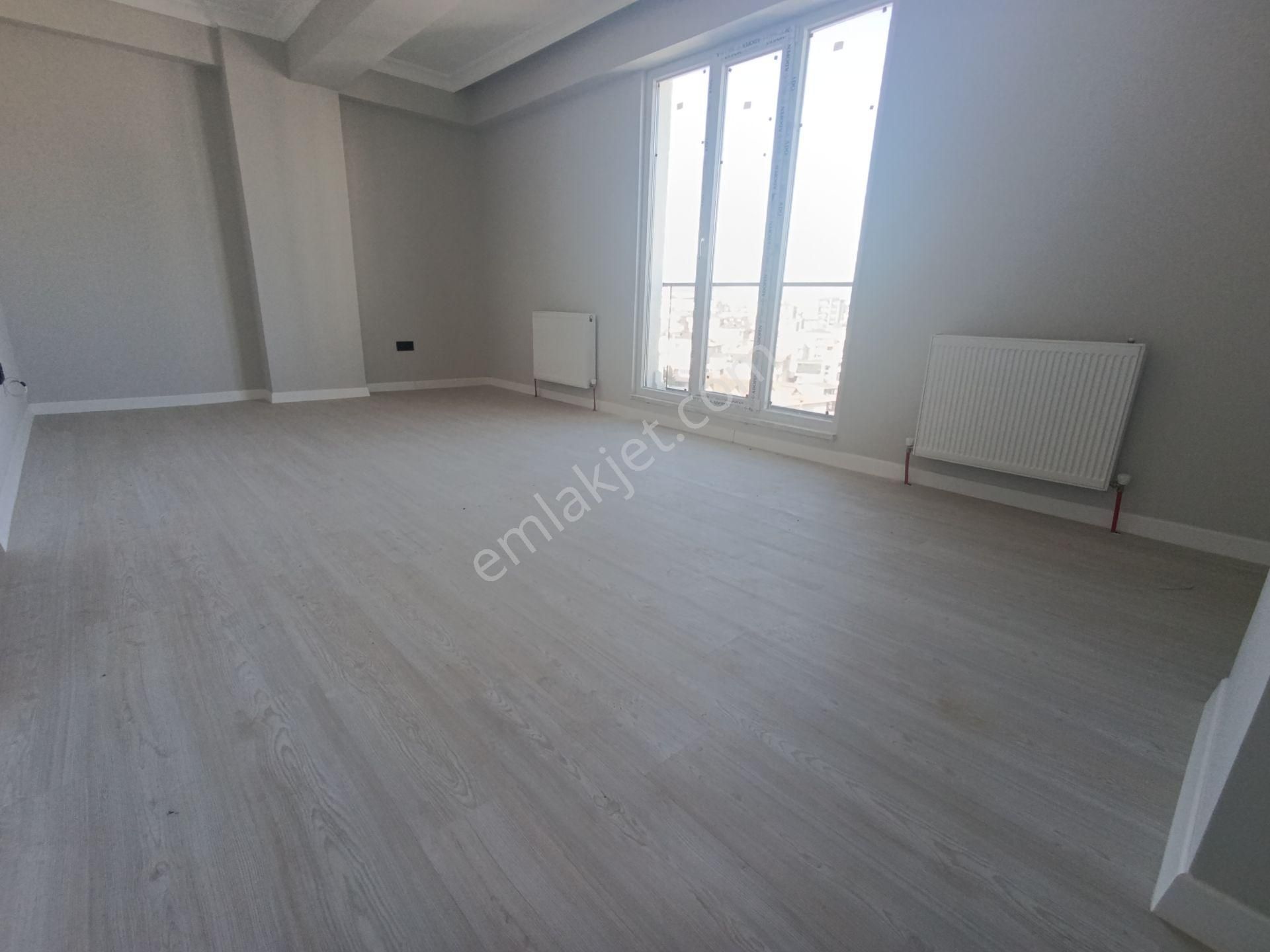 Pendik Esenyalıda Sıfır Satılık 2+1 Asansör Otoparklı Manzaralı Lüks Daire