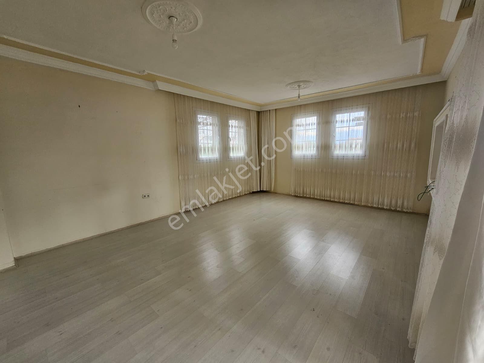 Seydikemer Gerişburnu Mah. Geniş Büyük Kiralık Daire - Görsel 3