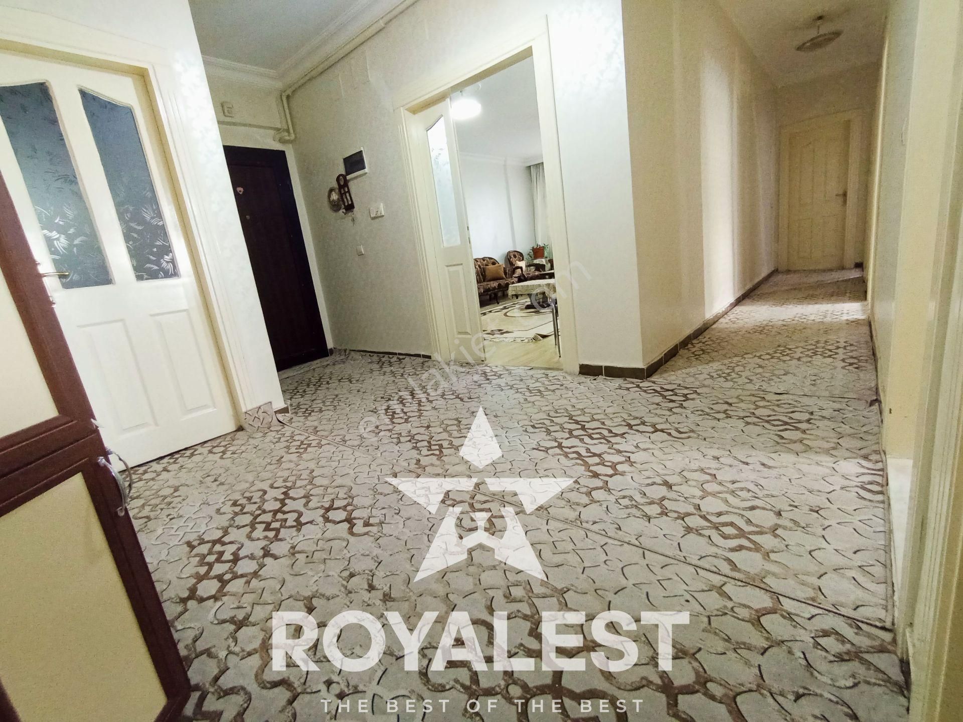 Royalest'ten Karataş Merkez'de Tramvay Yakını Geniş 3+1 - Görsel 12