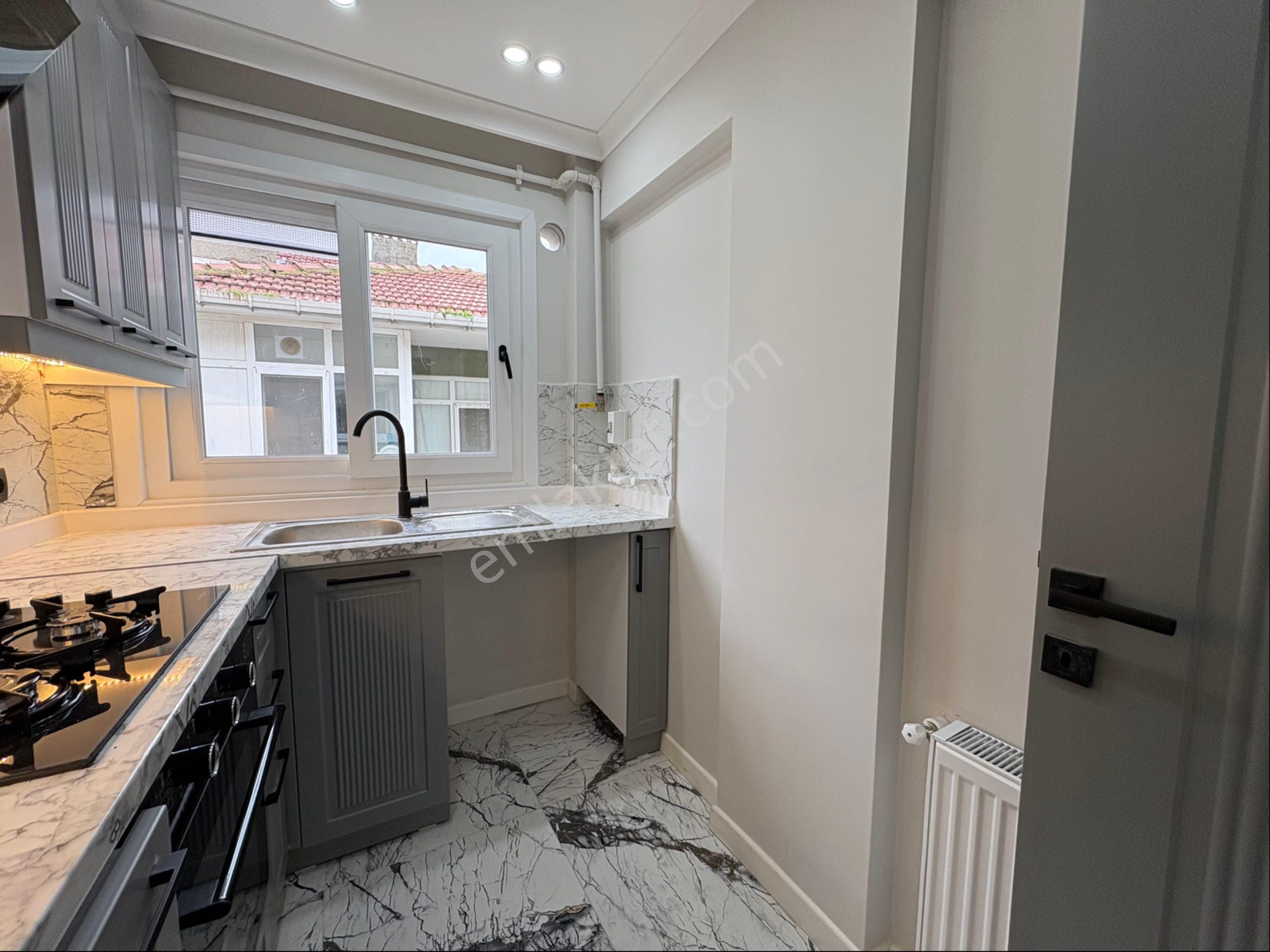 Oben'den Galipbey Cad. Üzeri Altıntepe Kızılaya Yakın 2+1 70 M² - Görsel 10