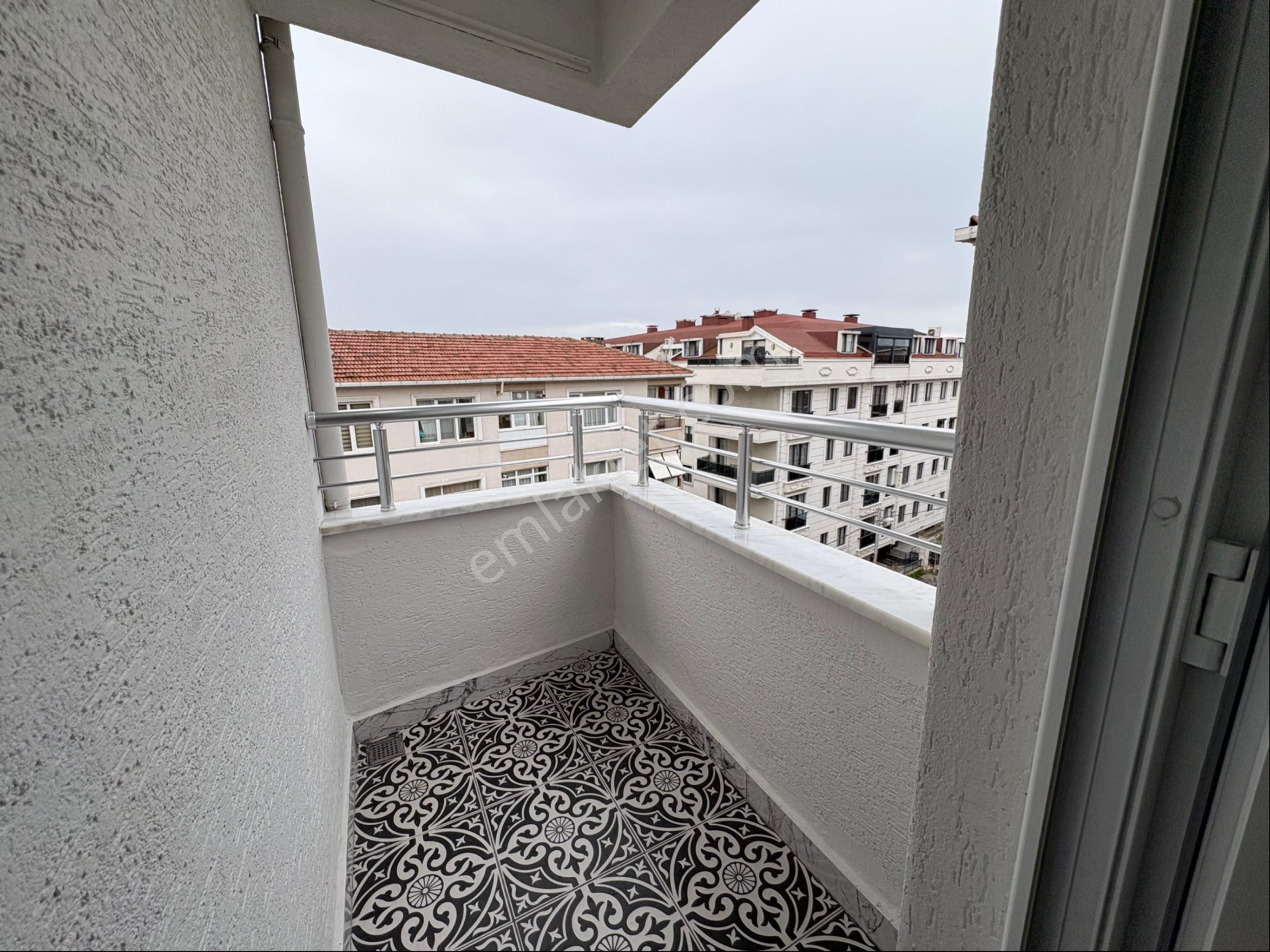Oben'den Galipbey Cad. Üzeri Altıntepe Kızılaya Yakın 2+1 70 M² - Görsel 26