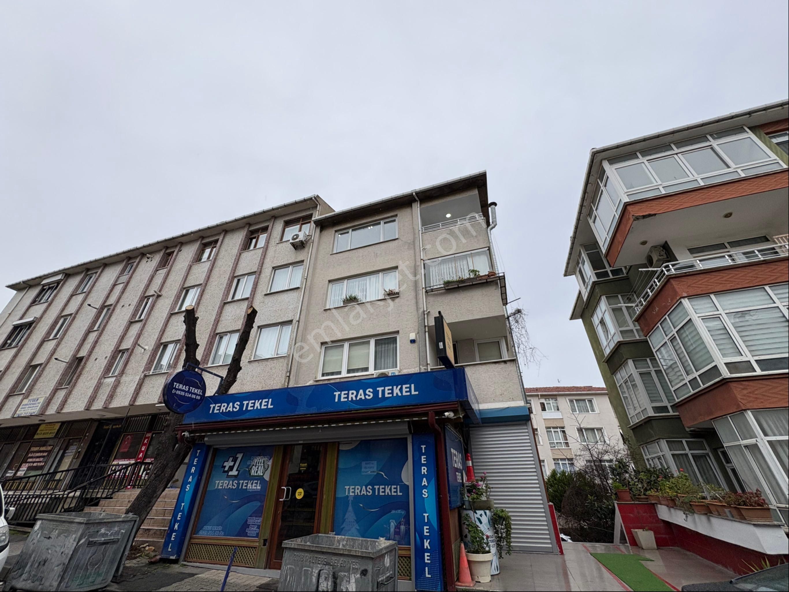 Oben'den Galipbey Cad. Üzeri Altıntepe Kızılaya Yakın 2+1 70 M²
