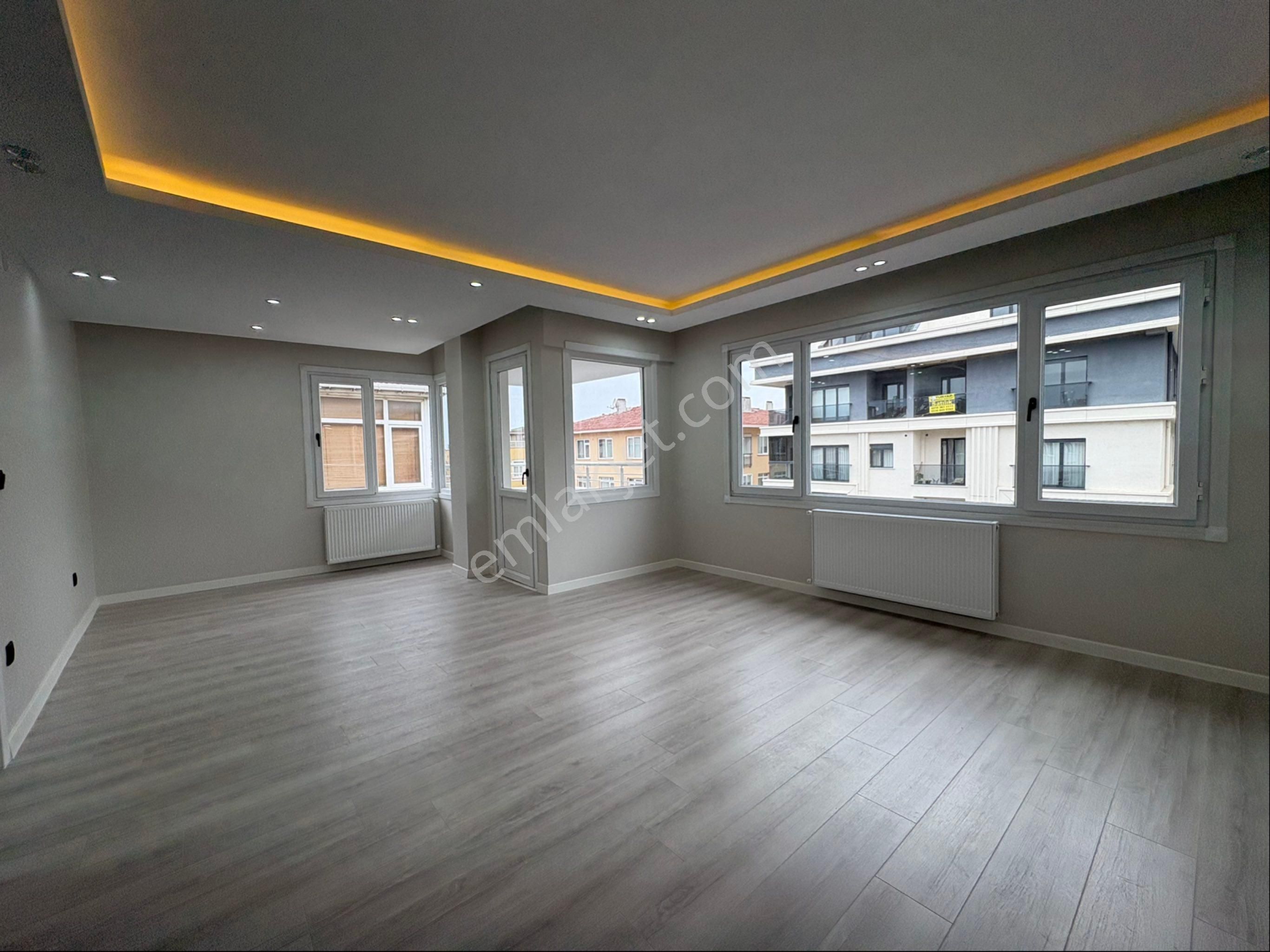 Oben'den Galipbey Cad. Üzeri Altıntepe Kızılaya Yakın 2+1 70 M² - Görsel 2