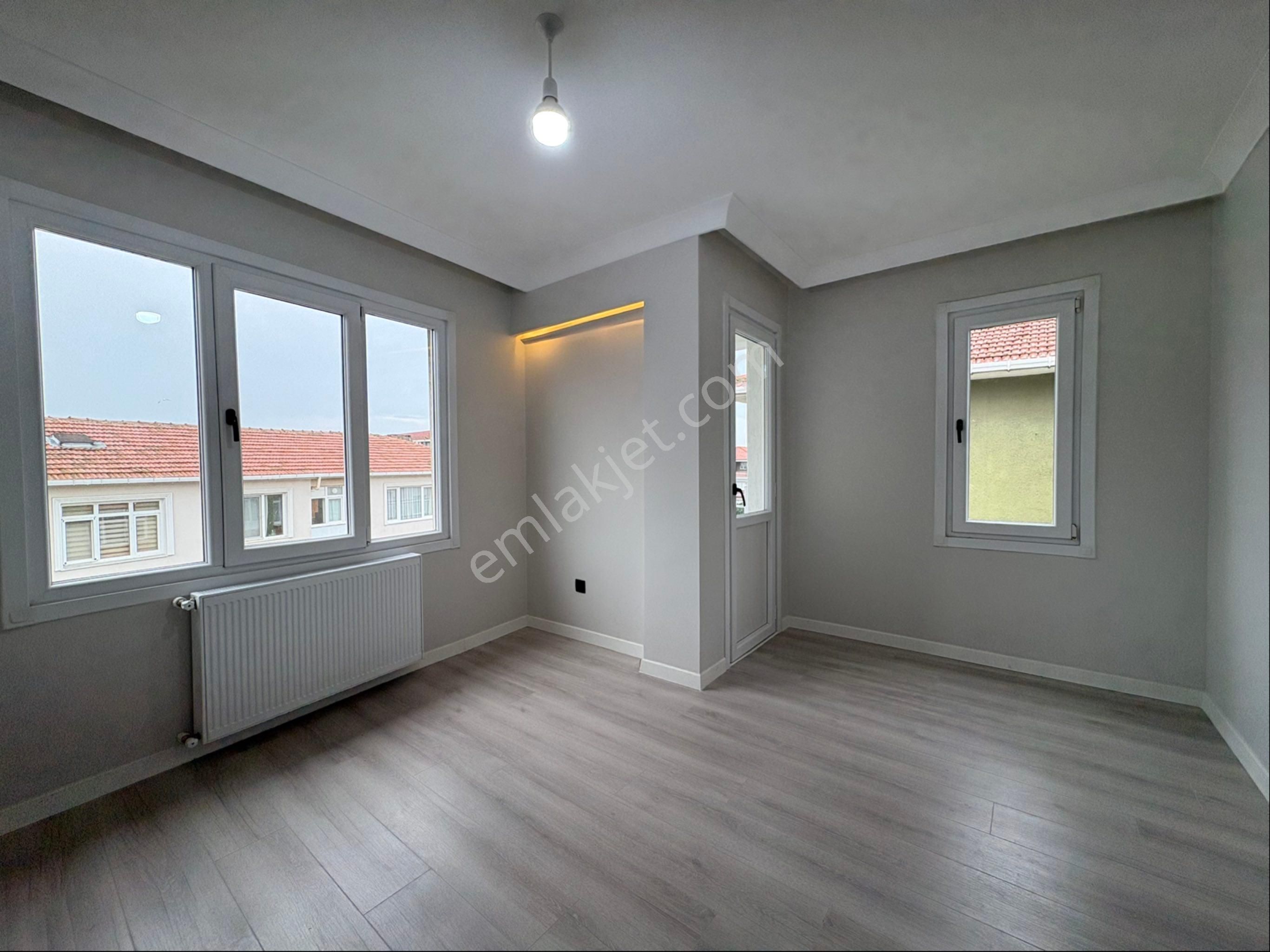 Oben'den Galipbey Cad. Üzeri Altıntepe Kızılaya Yakın 2+1 70 M² - Görsel 21