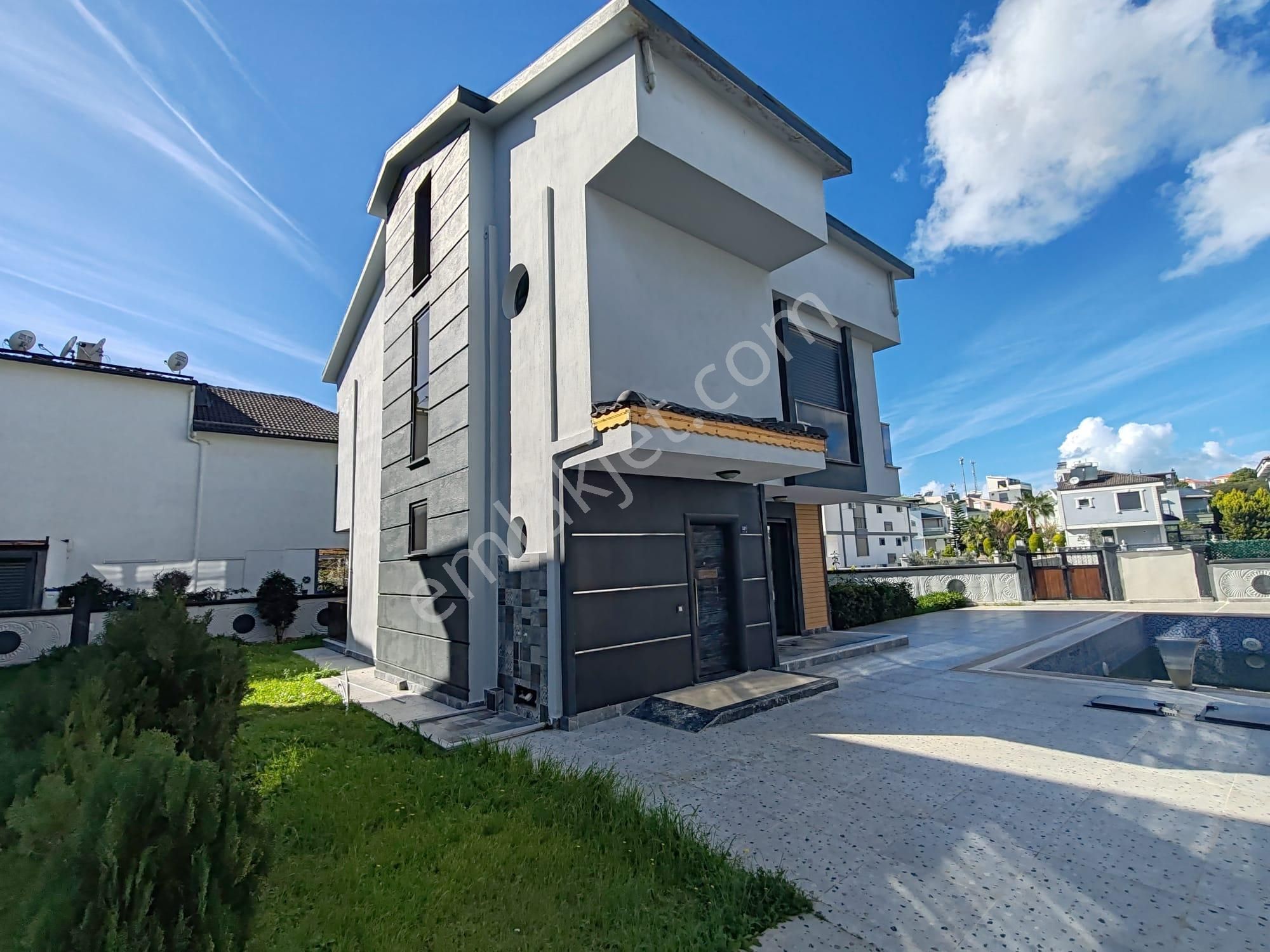 Didim'de 4+1 Müstakil Köşe Villa | 180m² | Ayrı Mutfak - Görsel 3