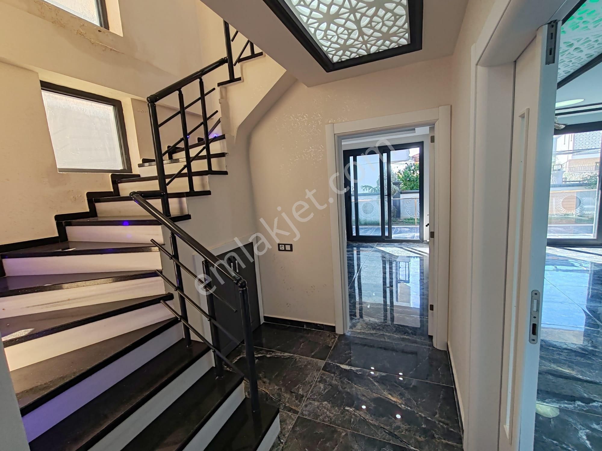 Didim'de 4+1 Müstakil Köşe Villa | 180m² | Ayrı Mutfak - Görsel 8