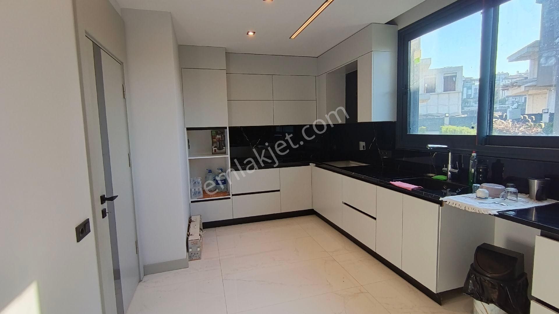 Denize Yürüme Mesafesinde | Müstakil | Yeni Yapı | 4+1 | Doğalgazlı - Görsel 14