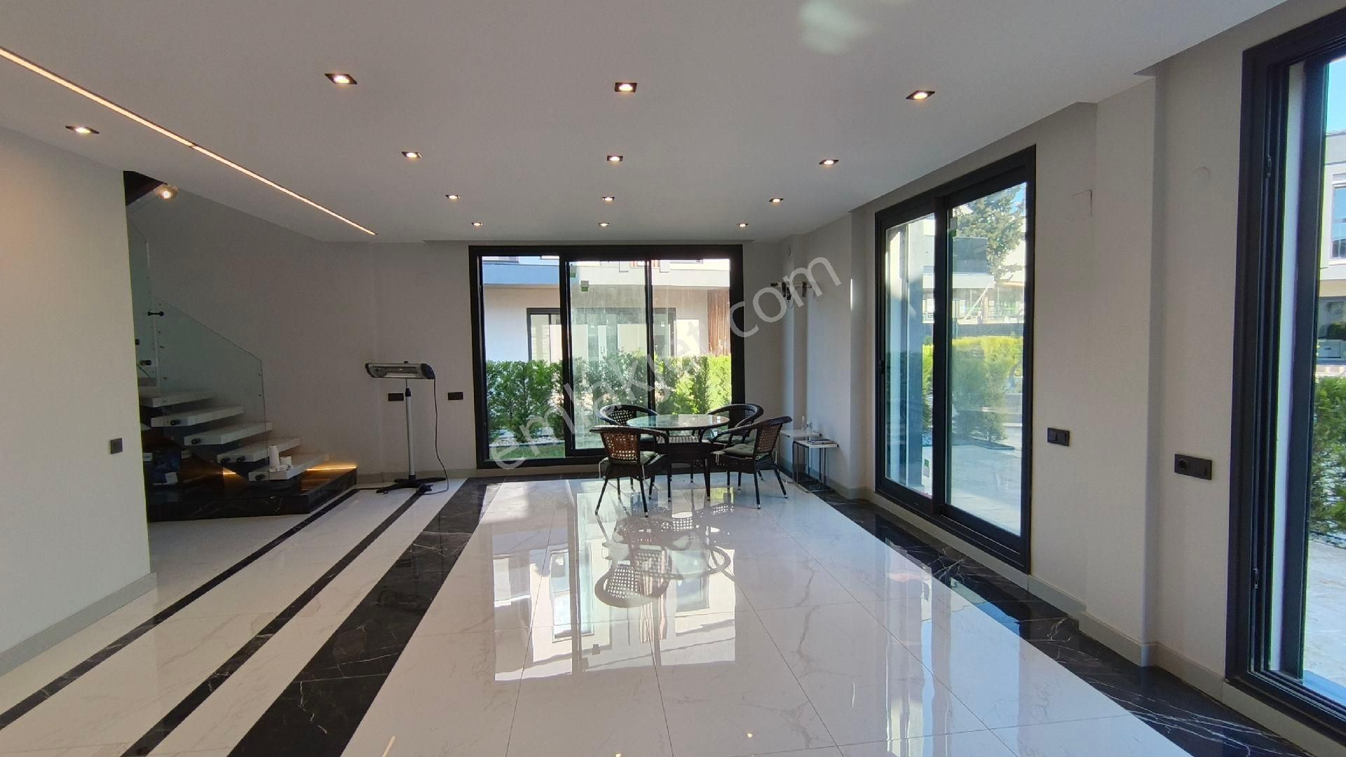 Denize Yürüme Mesafesinde | Müstakil | Yeni Yapı | 4+1 | Doğalgazlı - Görsel 9