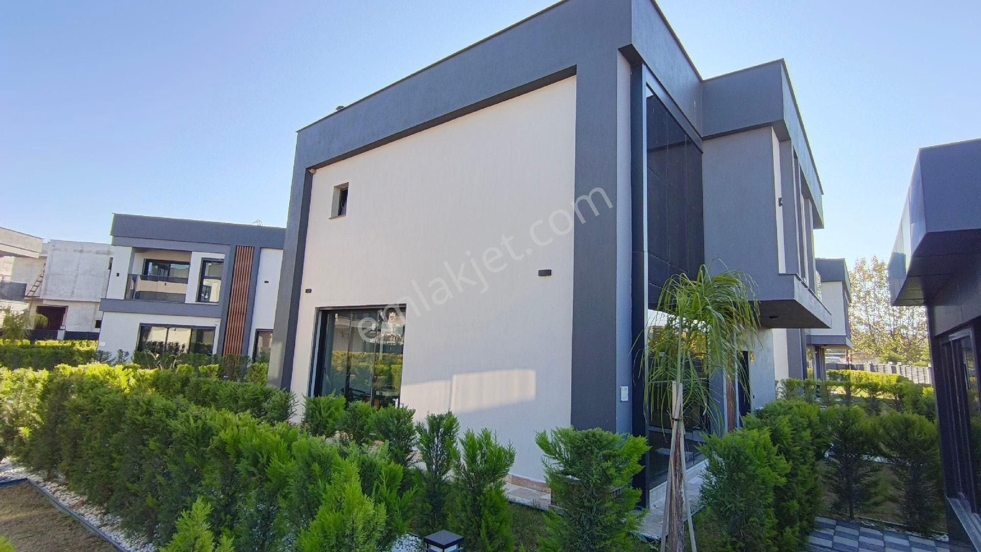 Denize Yürüme Mesafesinde | Müstakil | Yeni Yapı | 4+1 | Doğalgazlı - Görsel 4