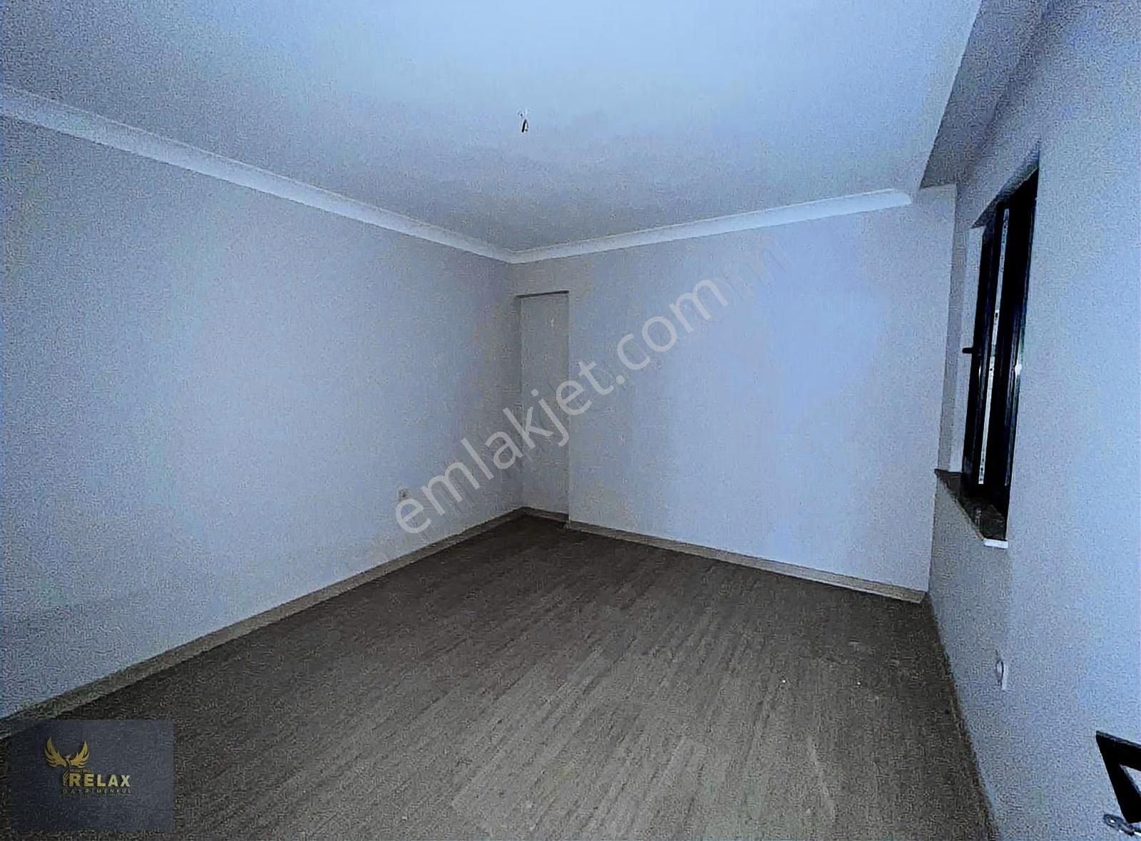17 Eylül Mahallesinde Belediyenin Karşısında 1+1 Satılık Daire - Görsel 3