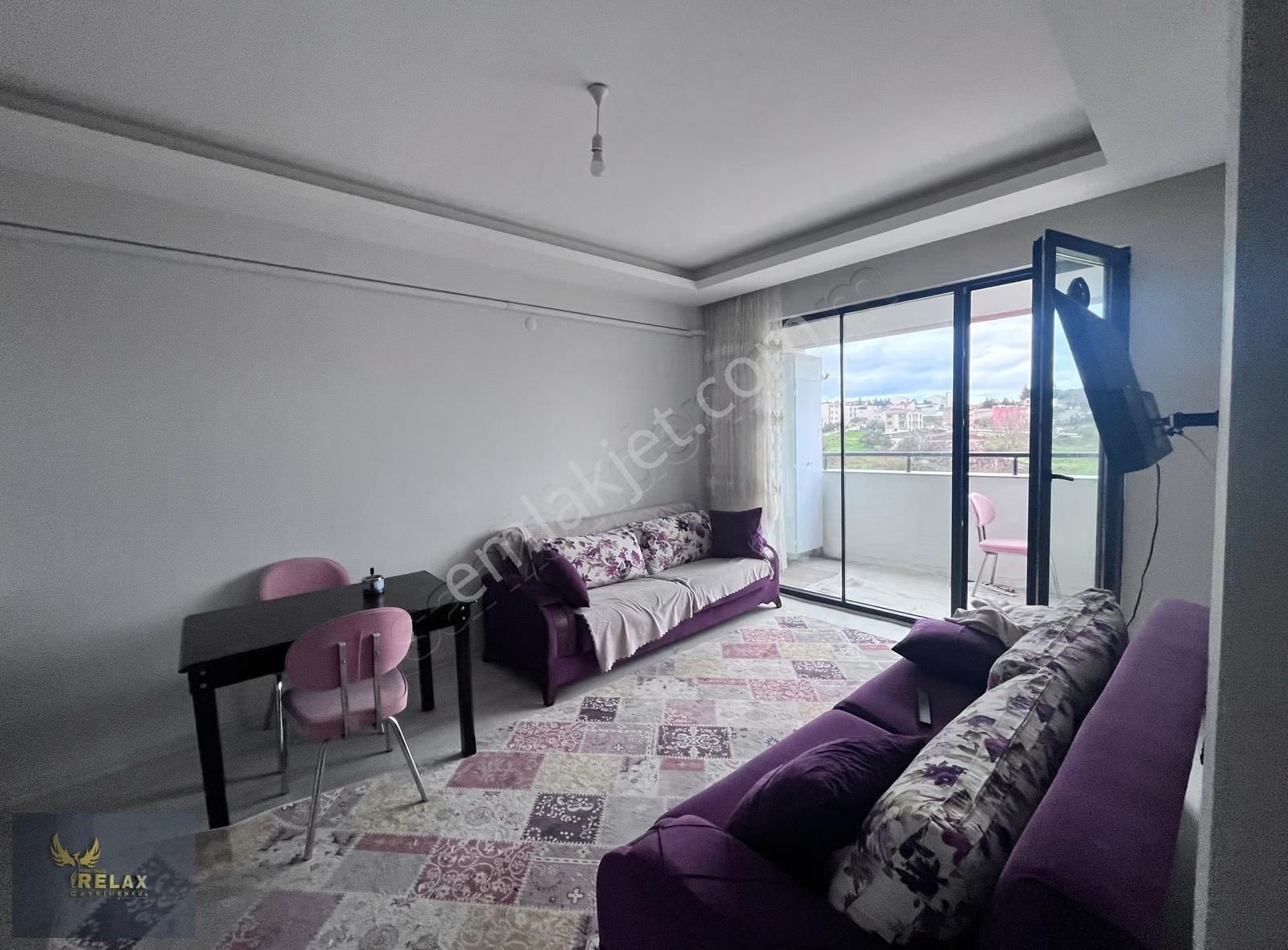 Yeni Mahallede Arakat Balkonlu 1+1 Eşyalı Daire - Görsel 3