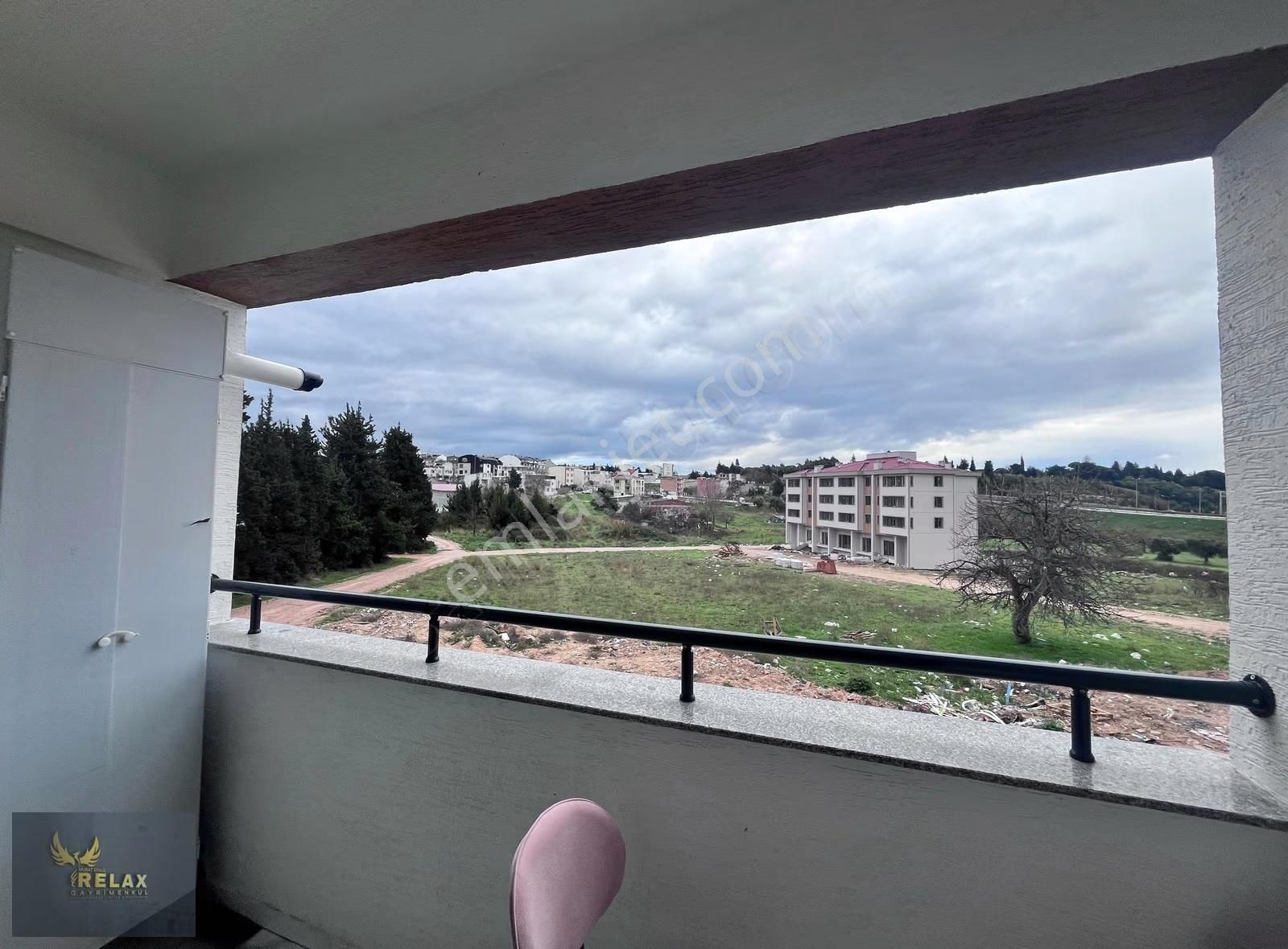 Yeni Mahallede Arakat Balkonlu 1+1 Eşyalı Daire - Görsel 8
