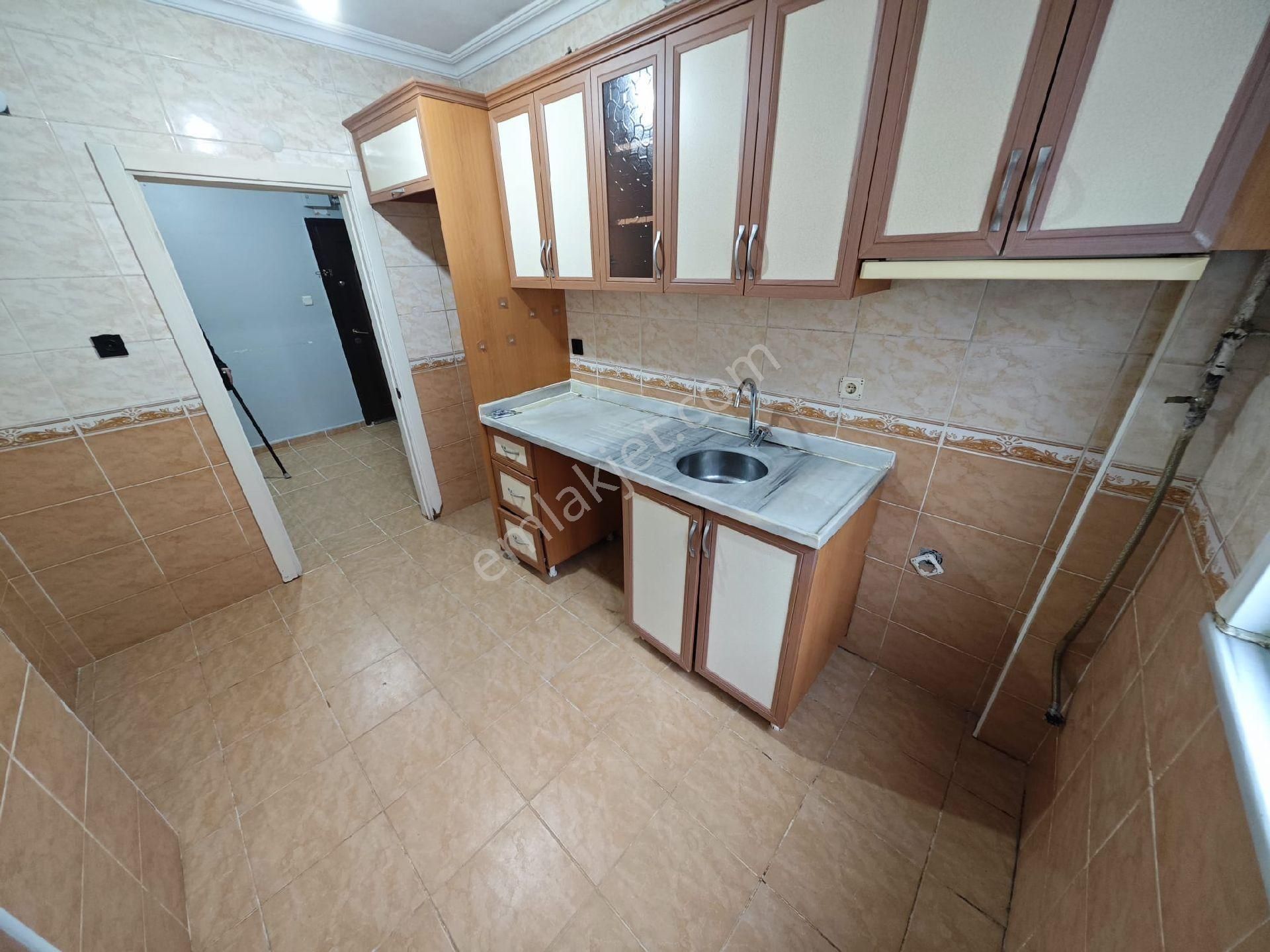 Yenibosna Satılık 2+1 3.kat Daire- Daire Boş Hemen Oturabilirsin - Görsel 11