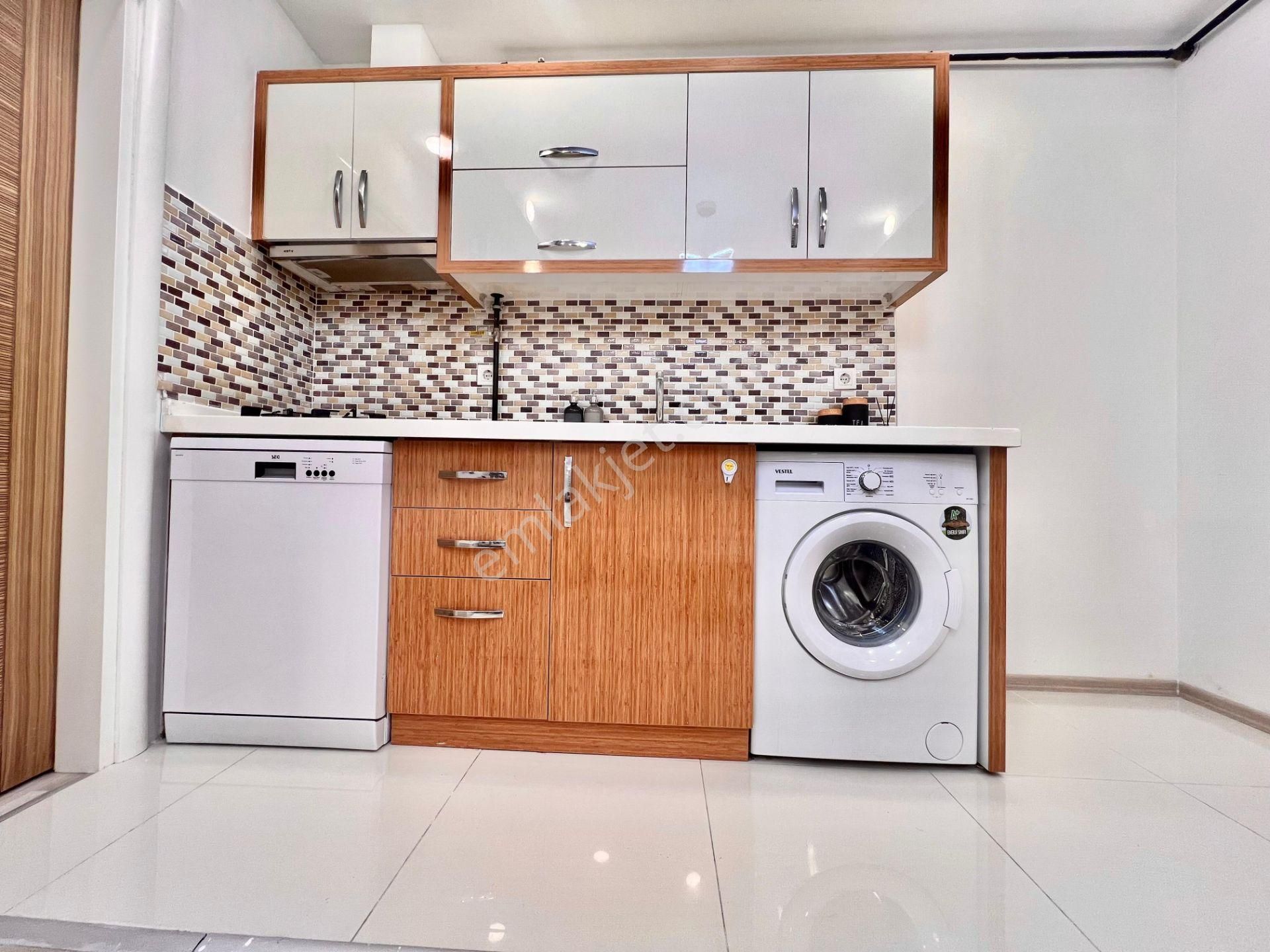 Ender Uysal Gayrimenkulden Fesleğen Mahallesin De 1+1 Klimalı Lüx Apart...