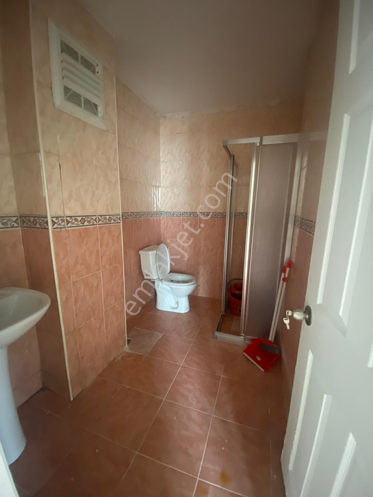 Osmangazi Mahallesinde Cadde Üzeri 2+1 Ara Kat! - Görsel 6