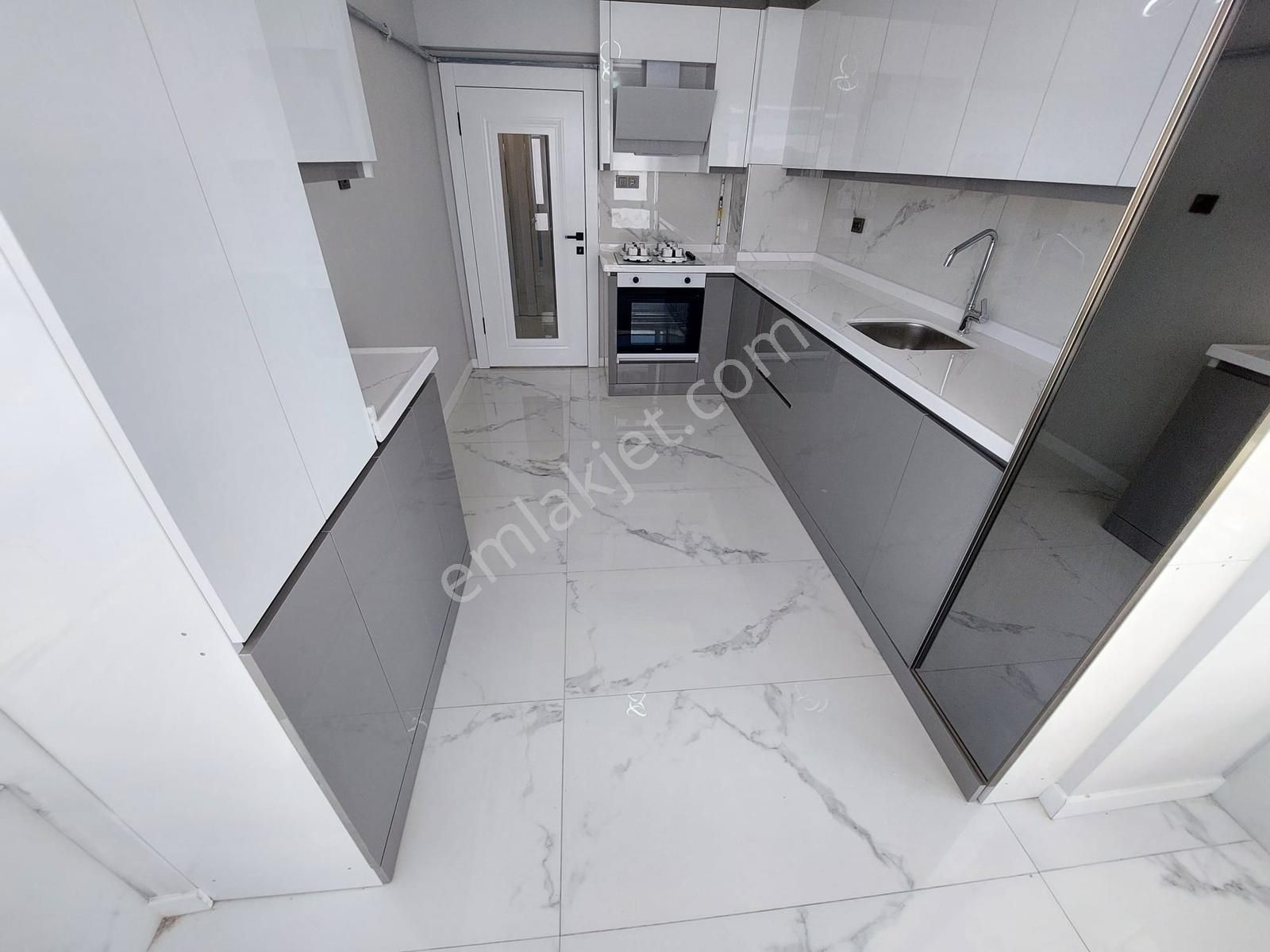 Elvan Mah De Satılık 3+1 Kat Ta Ful Yapılı Geniş Daire - Görsel 32