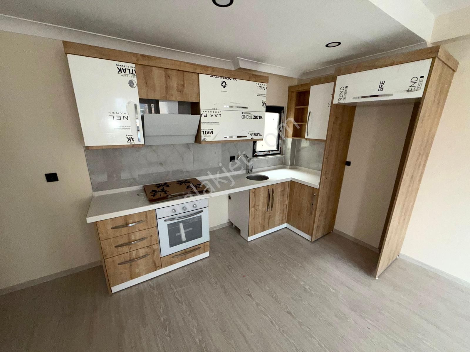 🏡 Referans'tan Zeytinli'de Kapalı Otoparklı Yerden Isıtmalı Şık Tasarım 2+1 Daire - Görsel 8