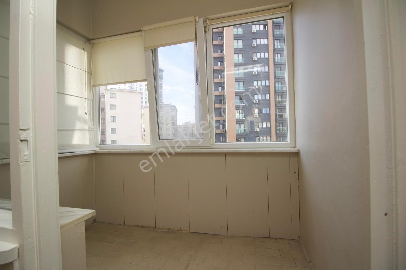 Poyraz'dan Kozyatağında Prestijli Binada Balkonlu 105 M2 Net 3+1 - Görsel 26