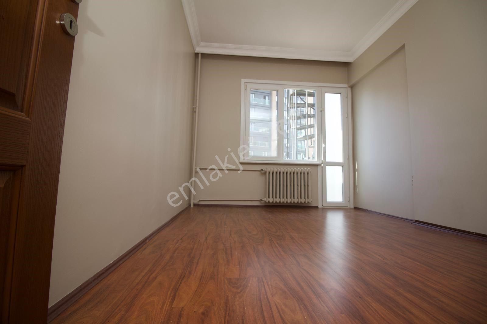 Poyraz'dan Kozyatağında Prestijli Binada Balkonlu 105 M2 Net 3+1 - Görsel 35