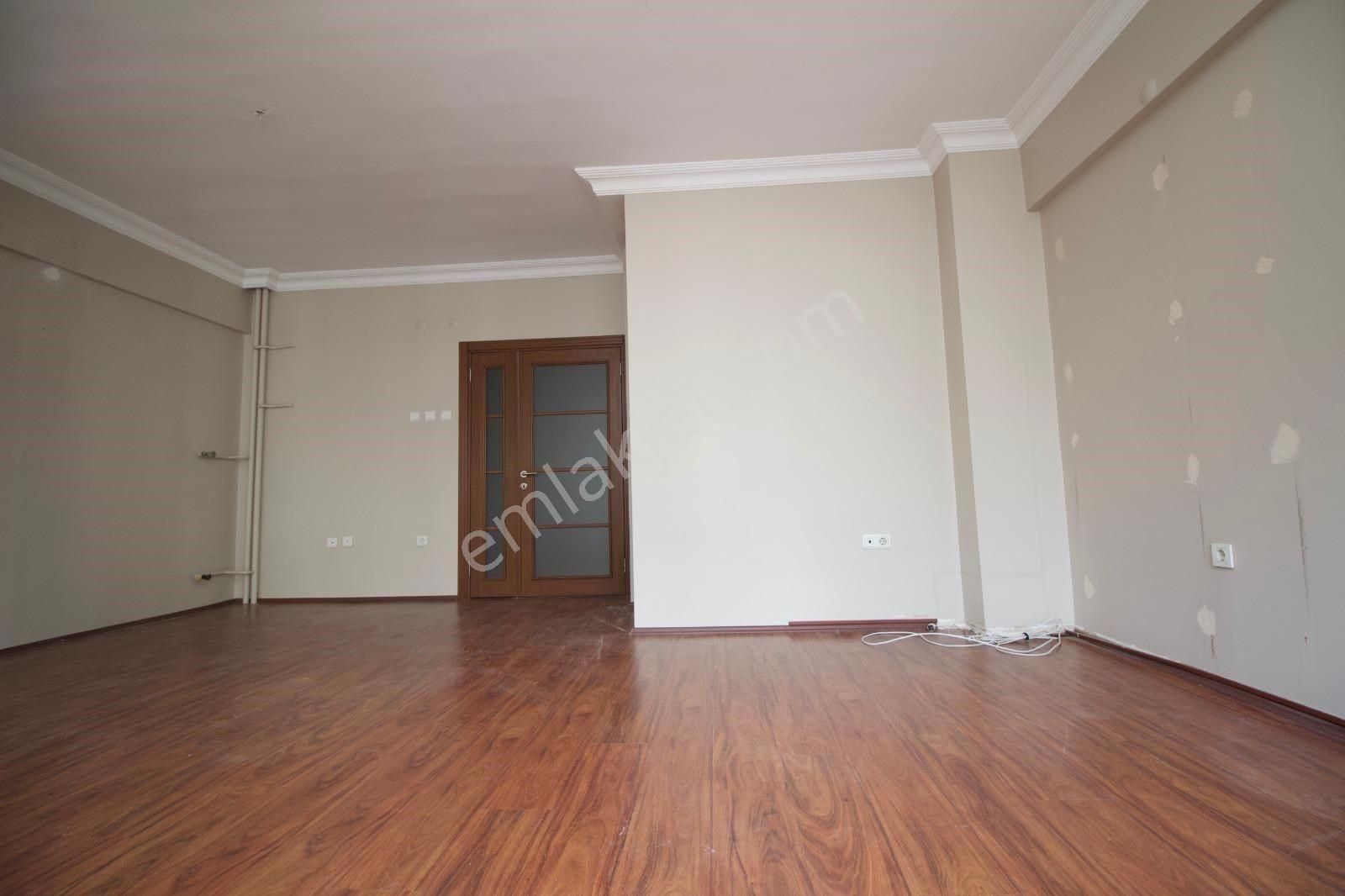 Poyraz'dan Kozyatağında Prestijli Binada Balkonlu 105 M2 Net 3+1 - Görsel 8