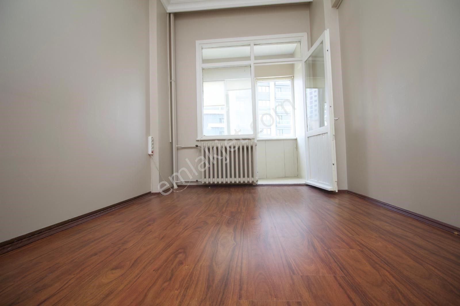 Poyraz'dan Kozyatağında Prestijli Binada Balkonlu 105 M2 Net 3+1 - Görsel 23